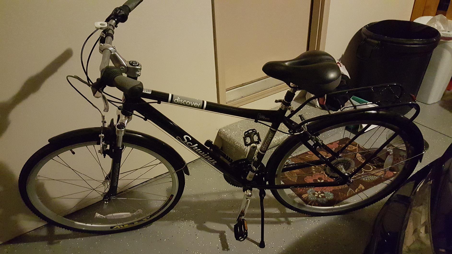 Schwinn Discover Men's and Women's Hybrid Bike, 21-Speed, 700c Wheels, Aluminum Frame, Linear Pull Brakes, Suspension Seat, Adult Bicycle customer photo 1