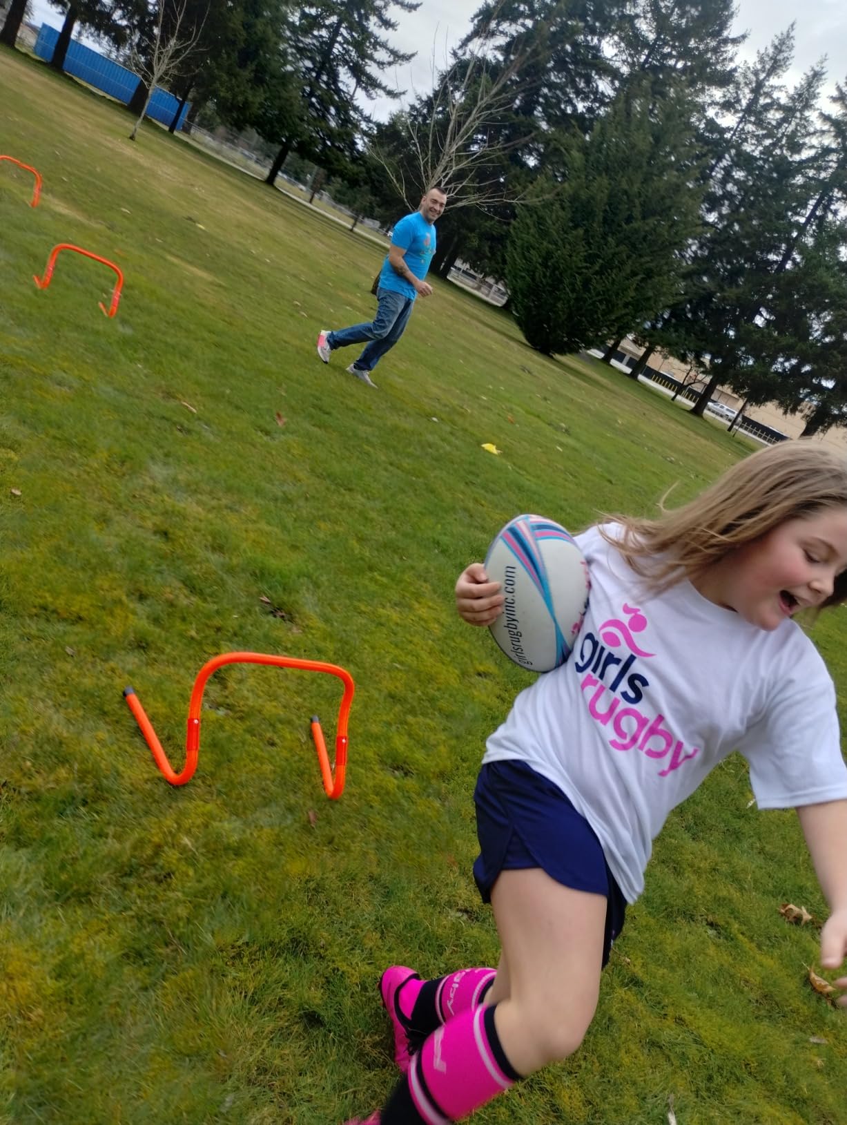 X-UMEUS Agility Ladder Speed Training Equipment Set - 20ft Agility Ladder, 12 Soccer Cones, 4 Hurdles, Jump Rope, Running Parachute customer photo 2