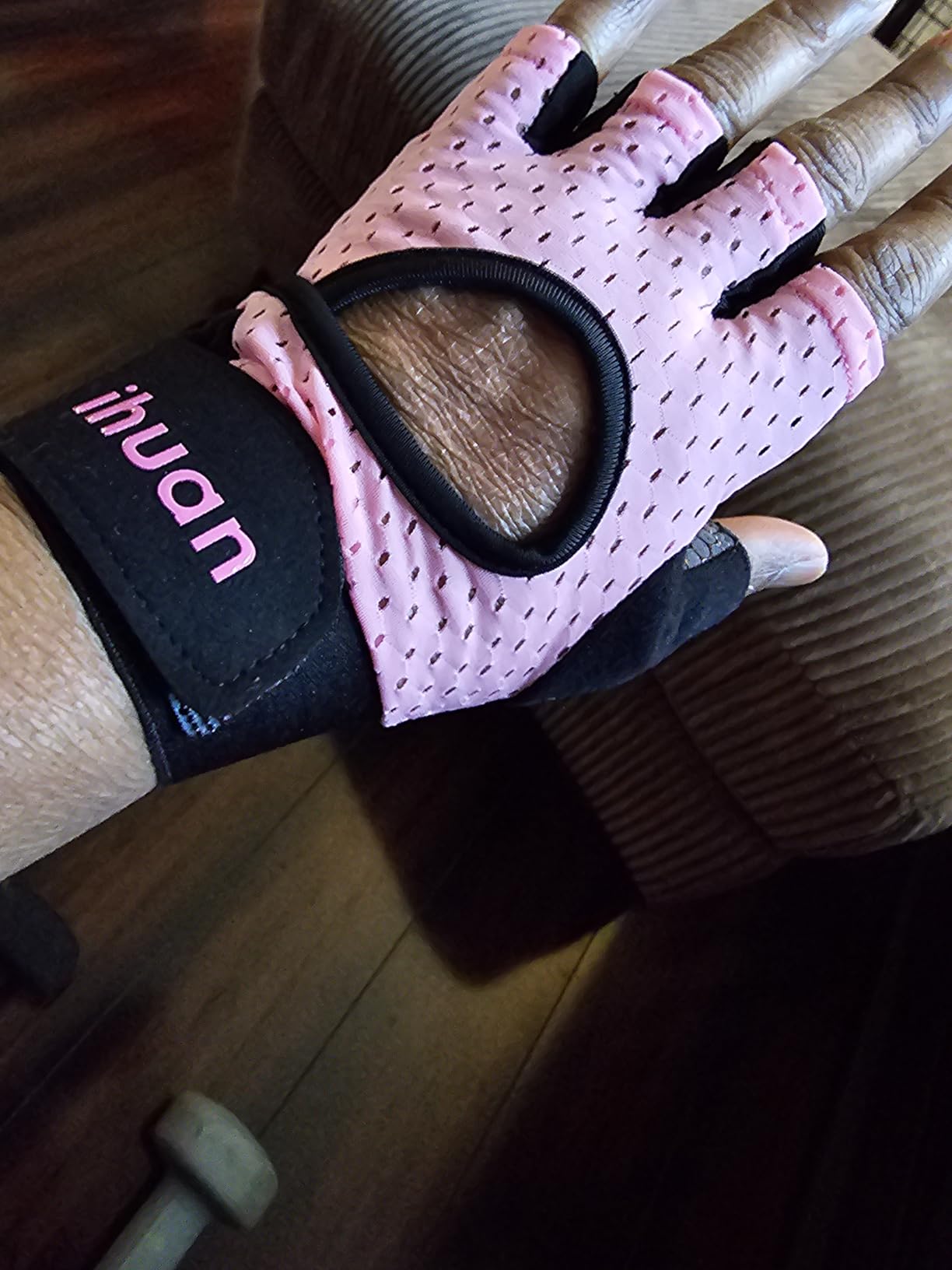ihuan Breathable Weight Lifting Workout Gym Gloves: Fingerless Exercise Wrist Support | Enhance Palm Protection | Extra Grip for Fitness | Training | Rowing | Pull-ups customer photo 1