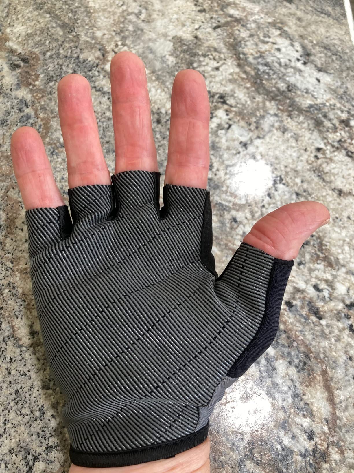 Fingerless Rowing Gloves. Perfect Fitness Gloves for Rowing Machine, Exercise Bike, Weight Lifting, Cycling, Training, Gym. Workout Gloves for Men and Women customer photo 2