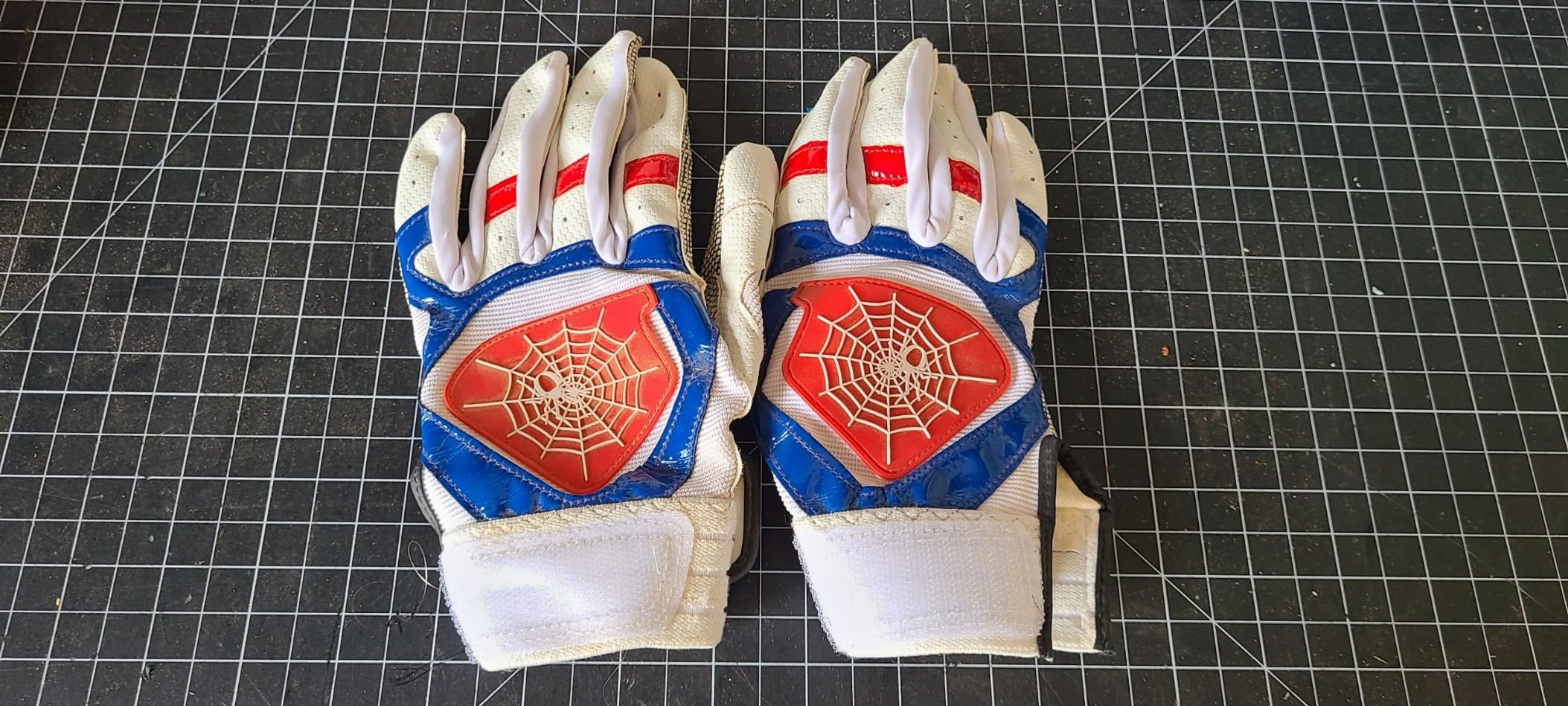 Spider Grip Non-Slip Baseball Batting Gloves - Durable Anti-Slip Grip for Men & Youth Players customer photo 1