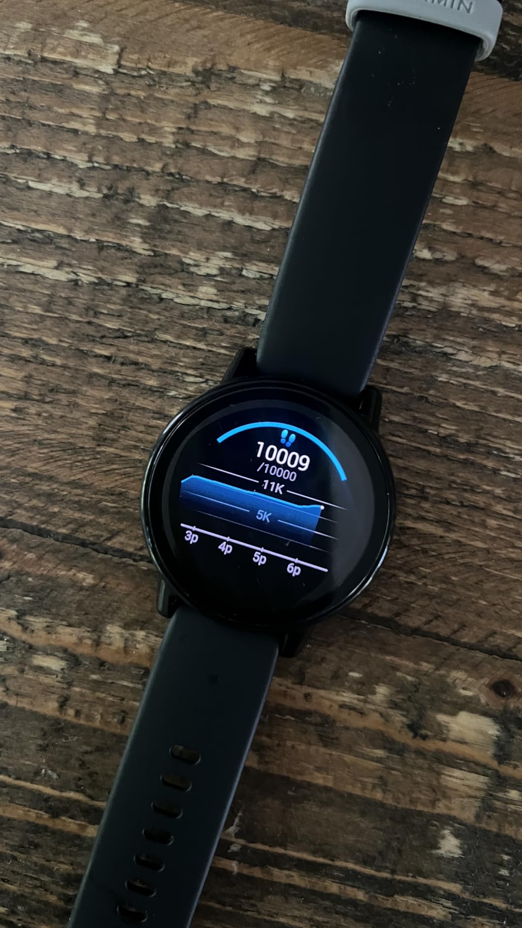 Garmin vivoactive 5, Health and Fitness GPS Smartwatch, AMOLED Display, Up to 11 Days of Battery, Navy customer photo 1