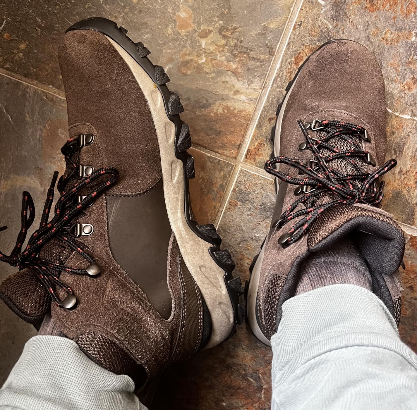 Columbia Men's Newton Ridge Plus II Suede Waterproof Hiking Boot customer photo 2