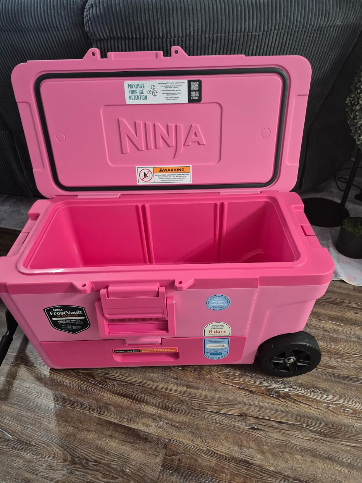 Ninja | FrostVault 65QT | Insulated with Temp Dry Storage Drawer | Keeps Ice Cold for Days | for the Beach, Camping, Picnics & More | Lakeshore Blue | FB265BL customer photo 1