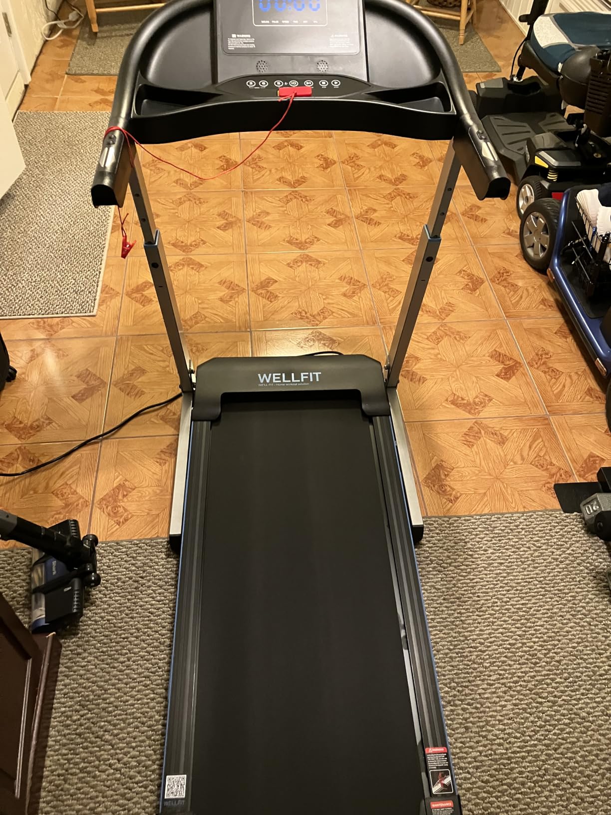 WELLFIT Home Treadmill 400+LBS Capacity, 4.0HP Heavy Duty Foldable Treadmill with 15% Auto Incline customer photo 2