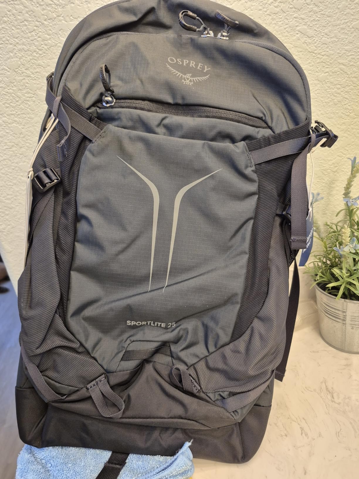 Osprey Sportlite 15L Lightweight Hiking Backpack for Men and Women - Everyday Hiking Bag - Travel Daypack customer photo 1