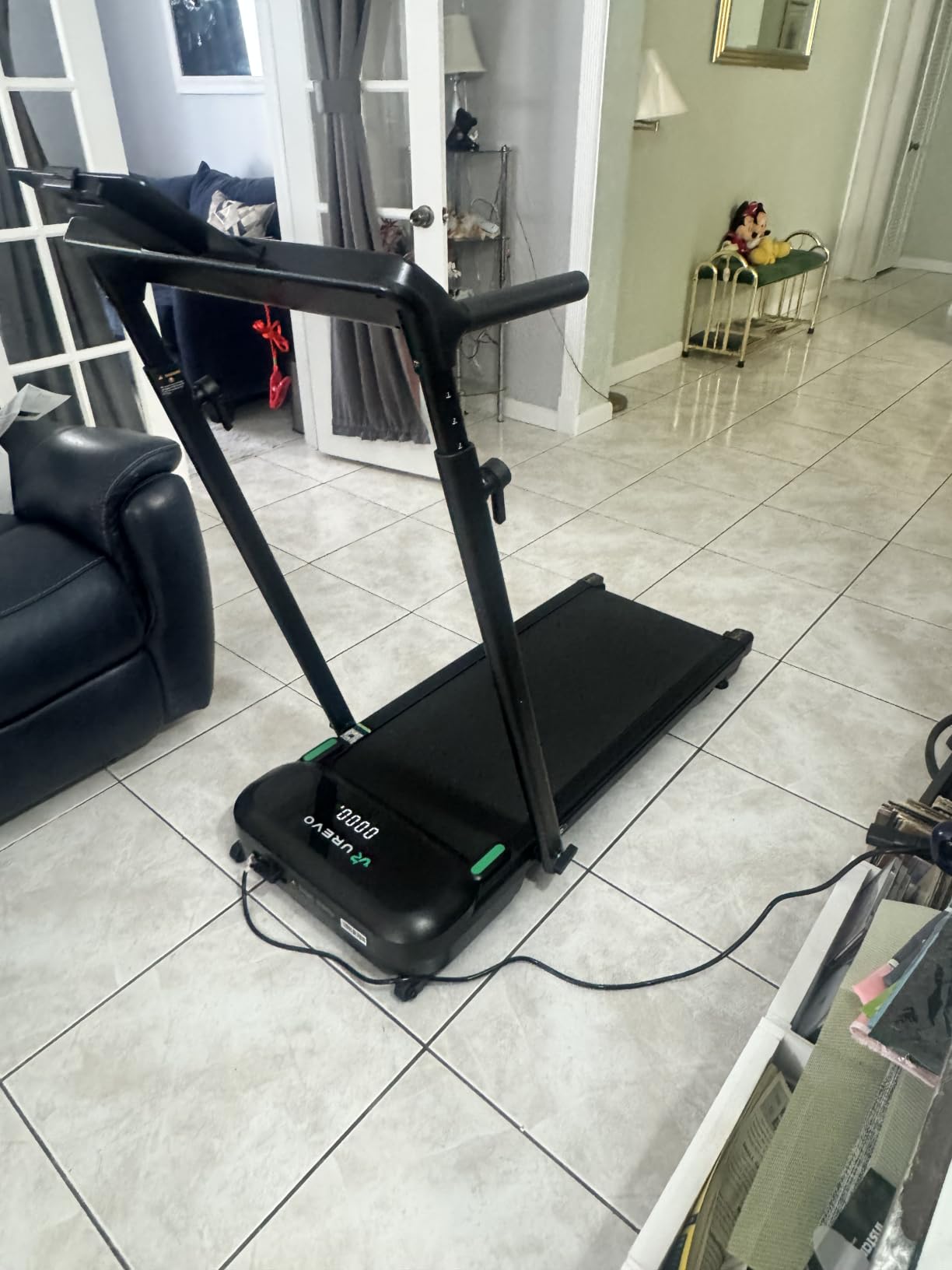 UREVO Auto Incline Walking Pad with AI App, Adjustable Handlebar & Multifunctional Desk, 9% Power Incline Brushless Quiet Motorized Treadmill for Apartments, 12-Point Shock & Immersive Hiking customer photo 1