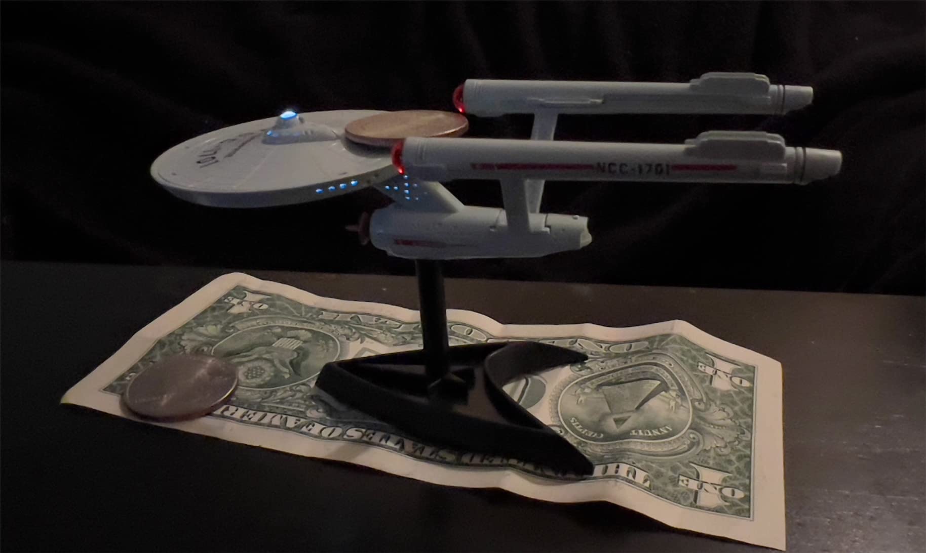Star Trek: Light-Up Starship Enterprise (RP Minis) customer photo 1