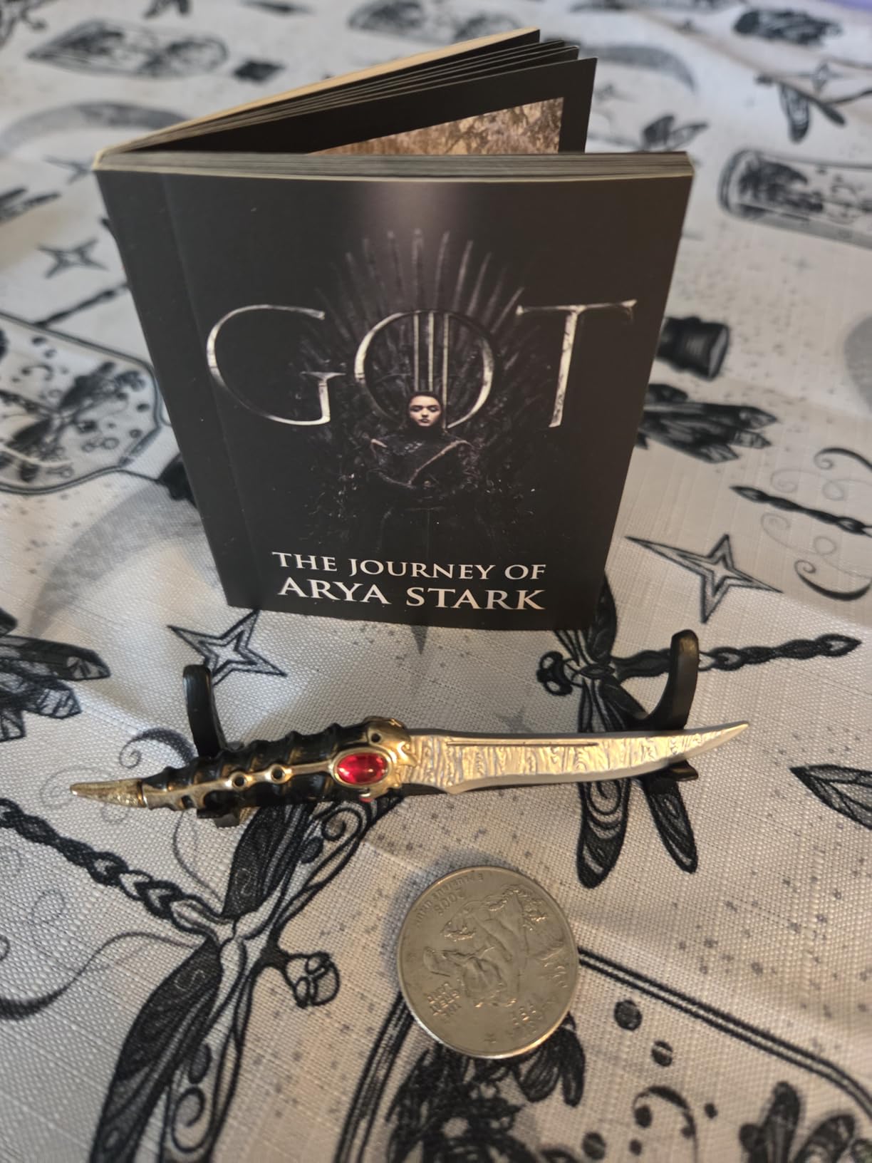 Game of Thrones: Catspaw Collectible Dagger (RP Minis) customer photo 1