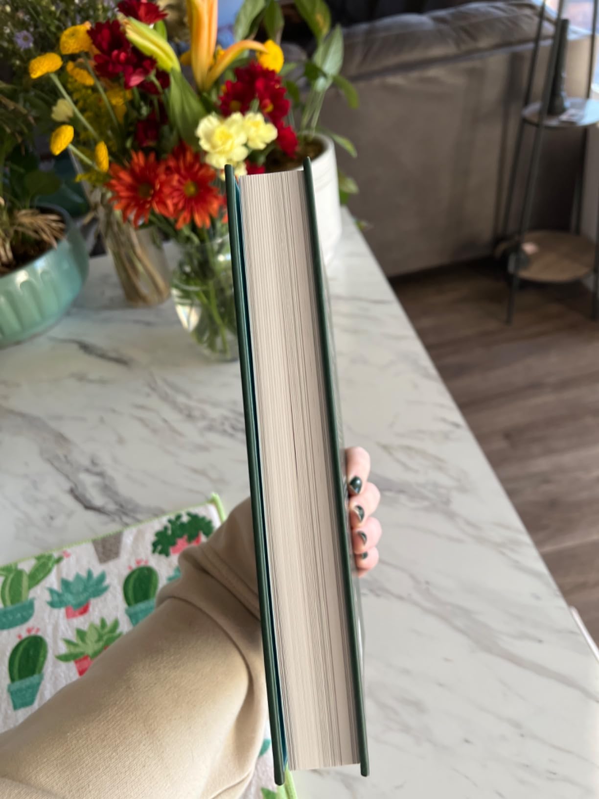 The Backyard Birdwatcher's Bible: Birds, Behaviors, Habitats, Identification, Art & Other Home Crafts (The Backyard Naturalist Series) customer photo 2
