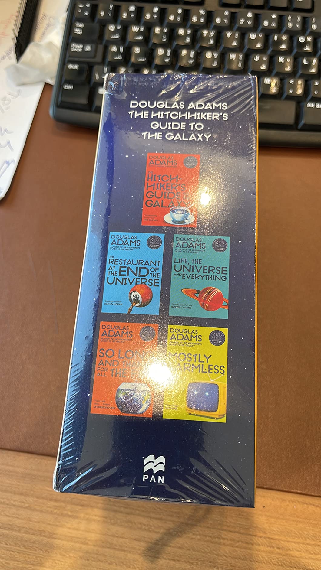 The Complete Hitchhiker's Guide to the Galaxy Boxset: Guide to the Galaxy / The Restaurant at the End of the Universe / Life, the Universe and Everything / So Long, and Thanks for all the Fish / Mostly Harmless customer photo 2