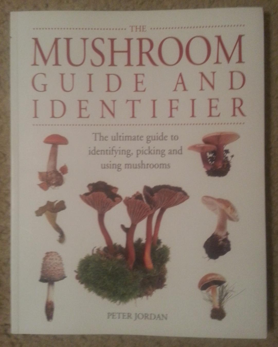 Mushrooming Without Fear: The Beginner's Guide to Collecting Safe and Delicious Mushrooms customer photo 2