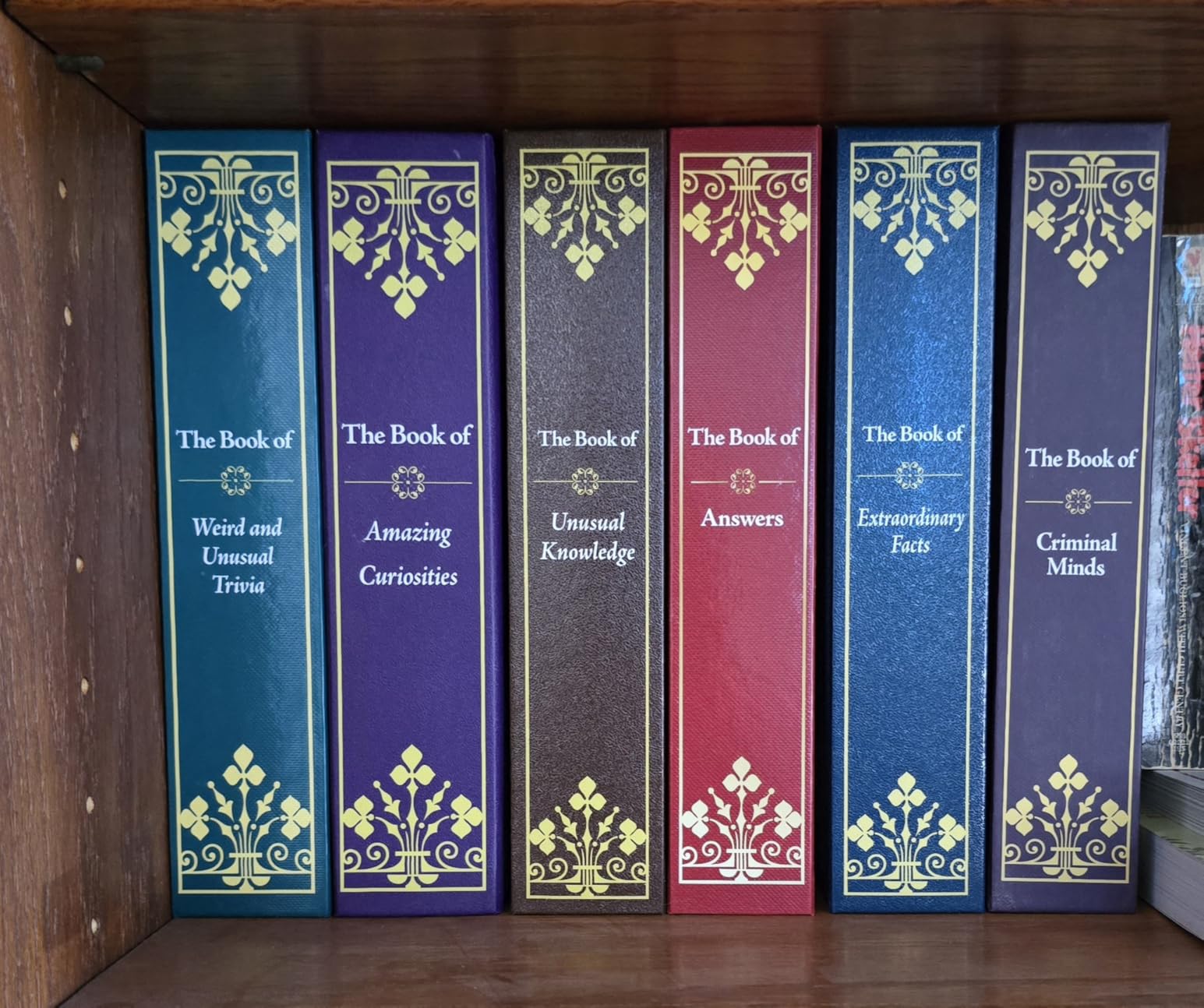 The Book of Criminal Minds: Forgeries, Robberies, Heists, Crimes of Passion, Murders, Money Laundering, Con Artistry, and More customer photo 1