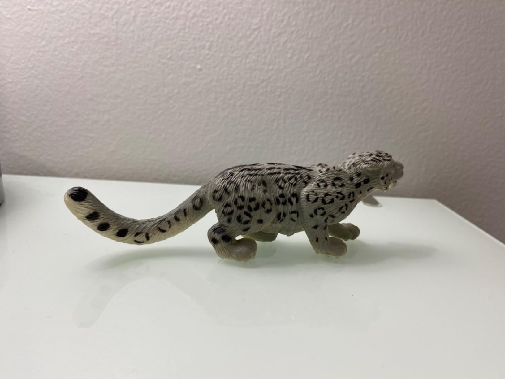Safari Ltd. Snow Leopard Figurine - Detailed 5.5