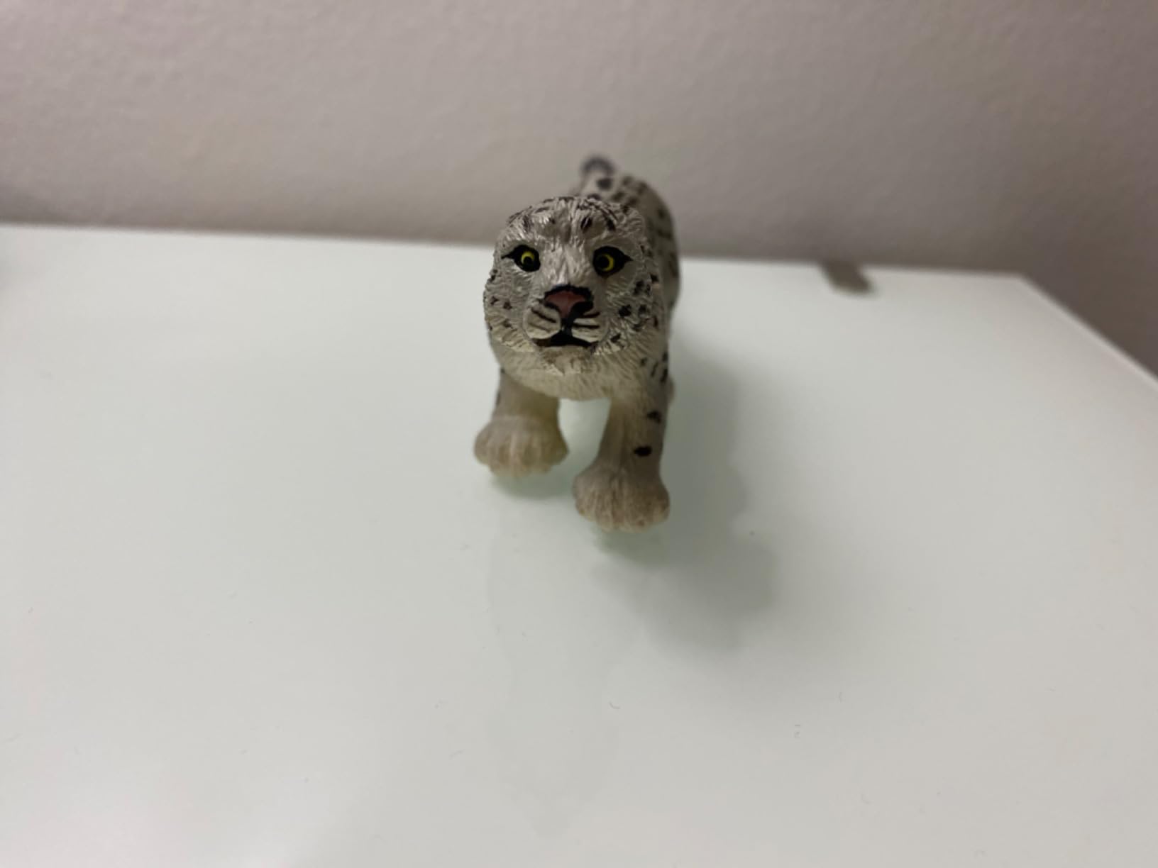 Safari Ltd. Snow Leopard Figurine - Detailed 5.5