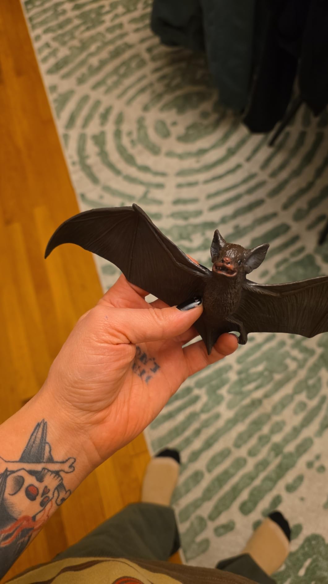 Safari Ltd. Brown Bat Figurine - Detailed 9