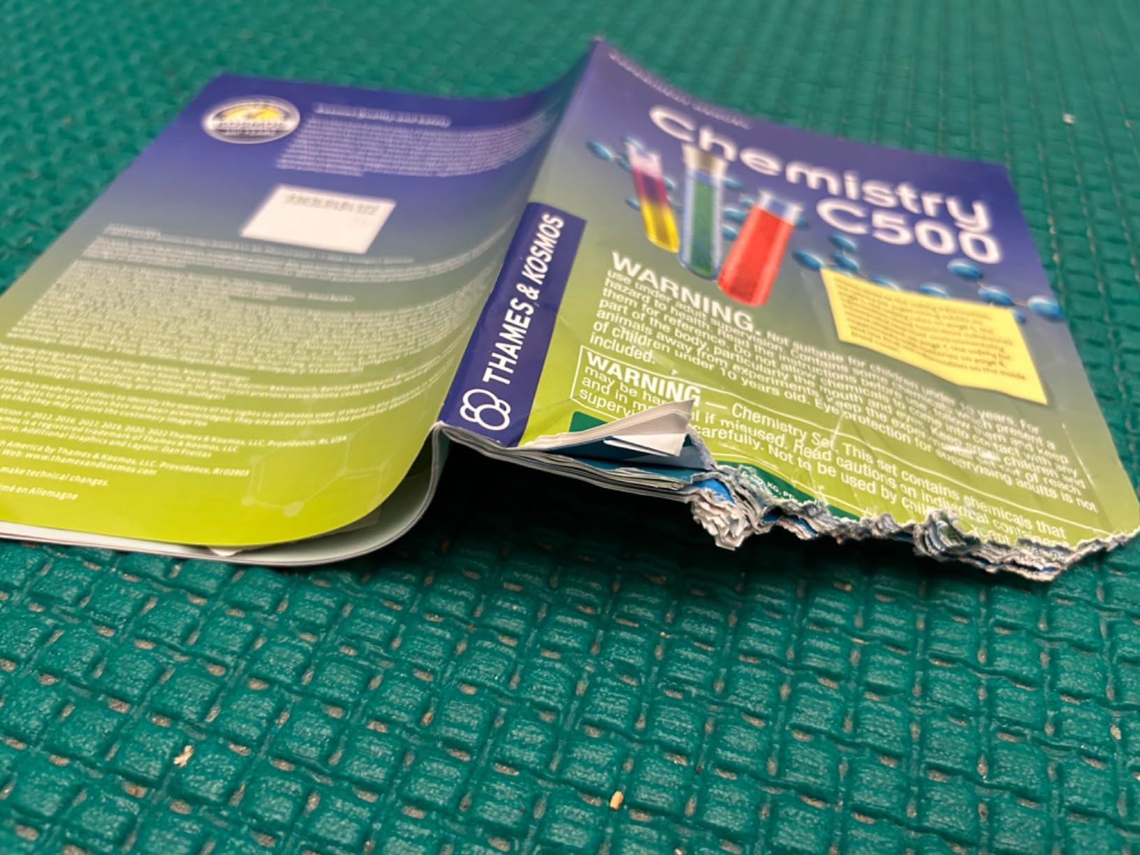 Thames & Kosmos Chemistry Chem C500 Science Kit with 28 Guided Experiments 48 Page Science Guide Parents' Choice Silver Award Winner, 13.1