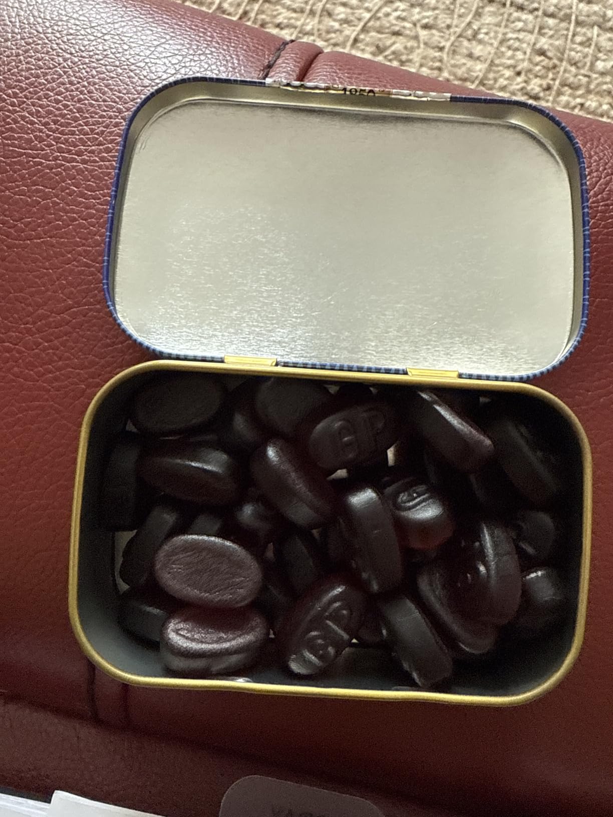 GRETHER'S Blackcurrant Pastilles for Voice & Throat Comfort customer photo 1