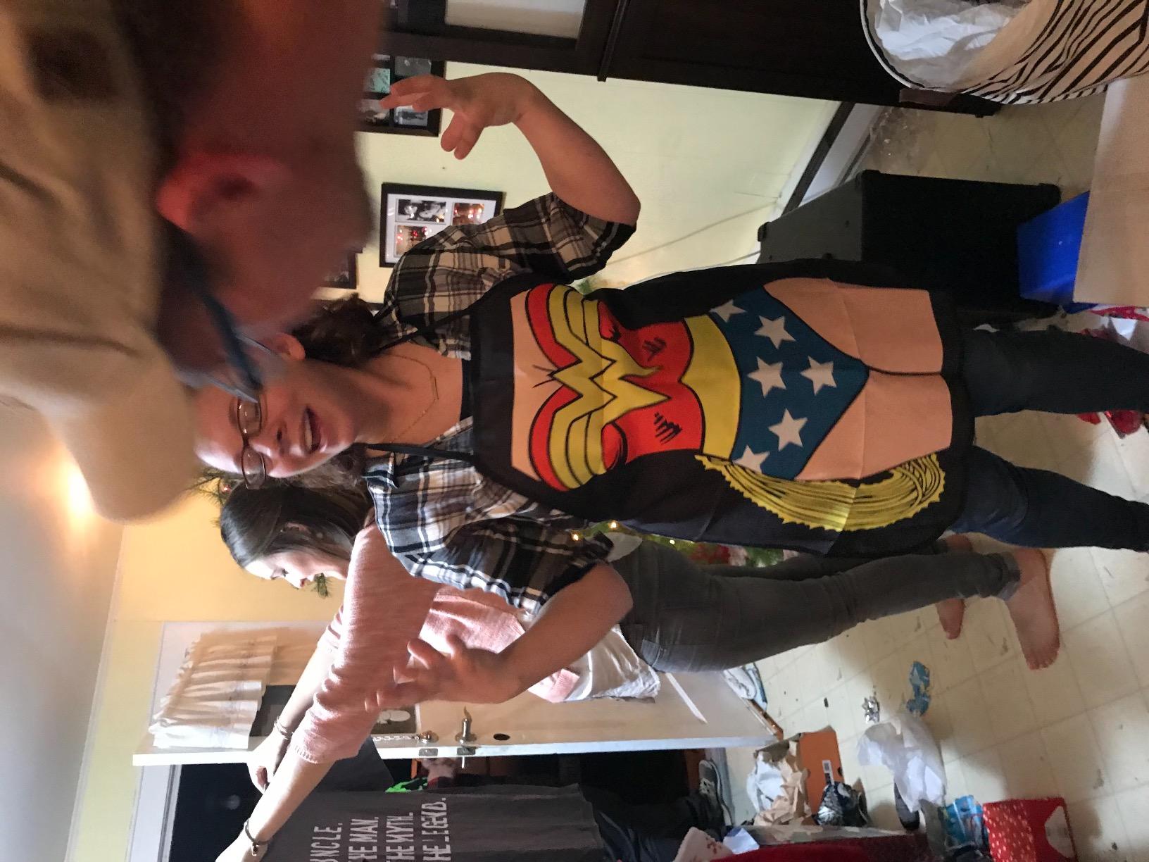 DC Comics - Wonder Woman Be The Character Adult Size 100% Cotton Adjustable Black Apron customer photo 2