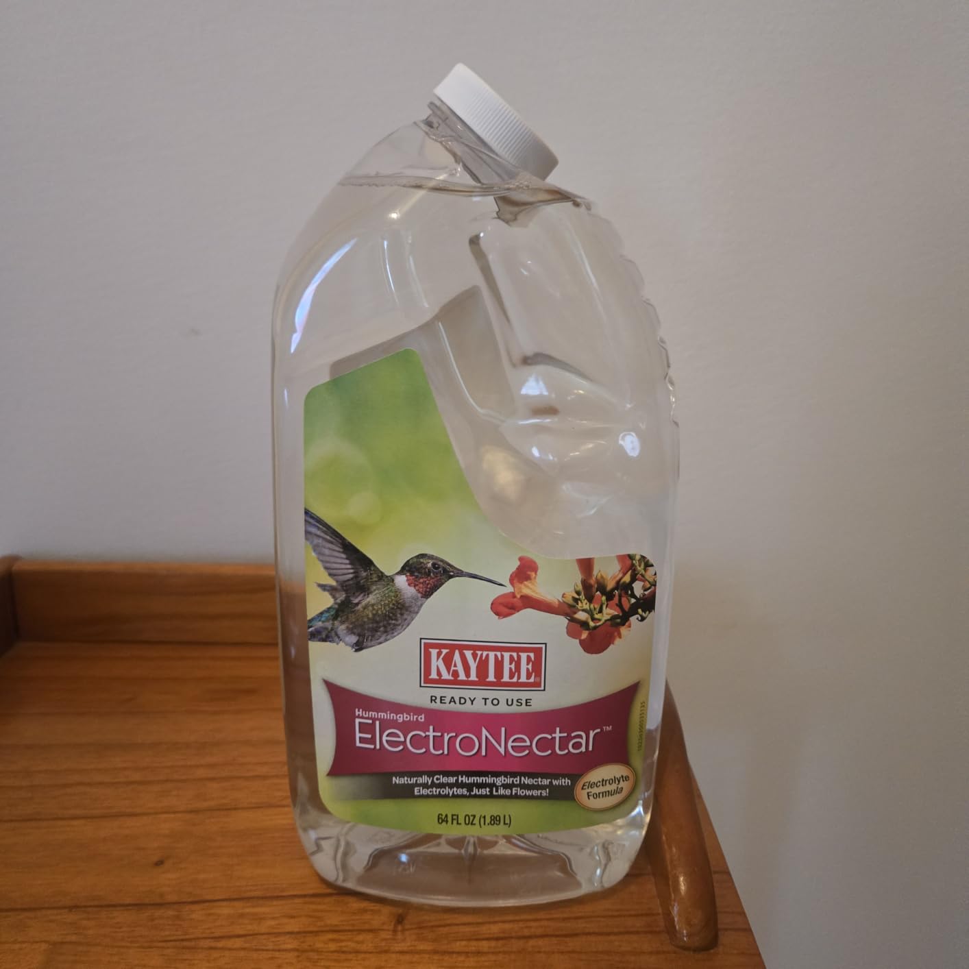 Kaytee Hummingbird ElectroNectar Wild Bird Food, Ready to Use, 64 Ounces customer photo 1