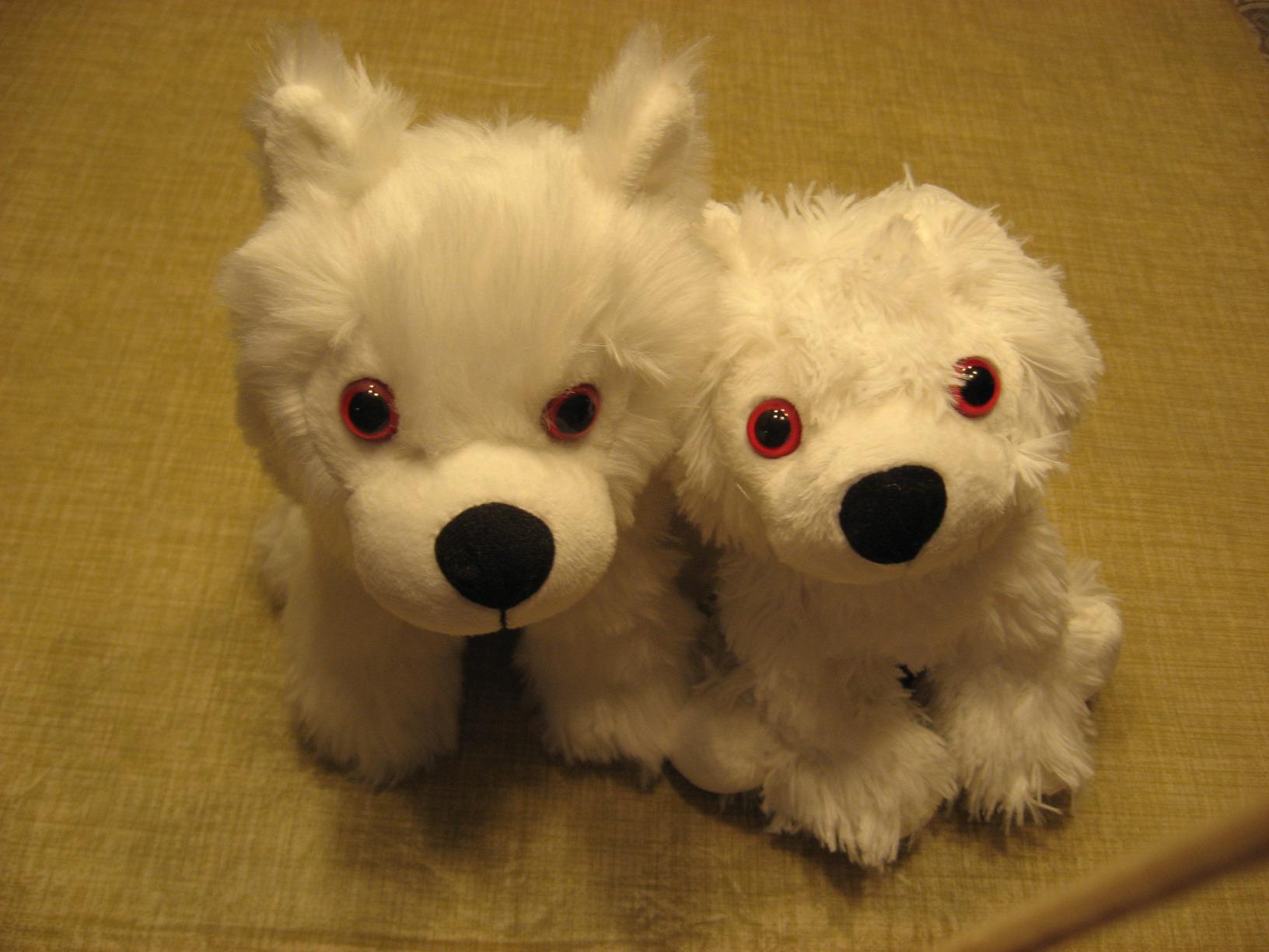 Factory Entertainment Game of Thrones Direwolf Cub Ghost Plush customer photo 1