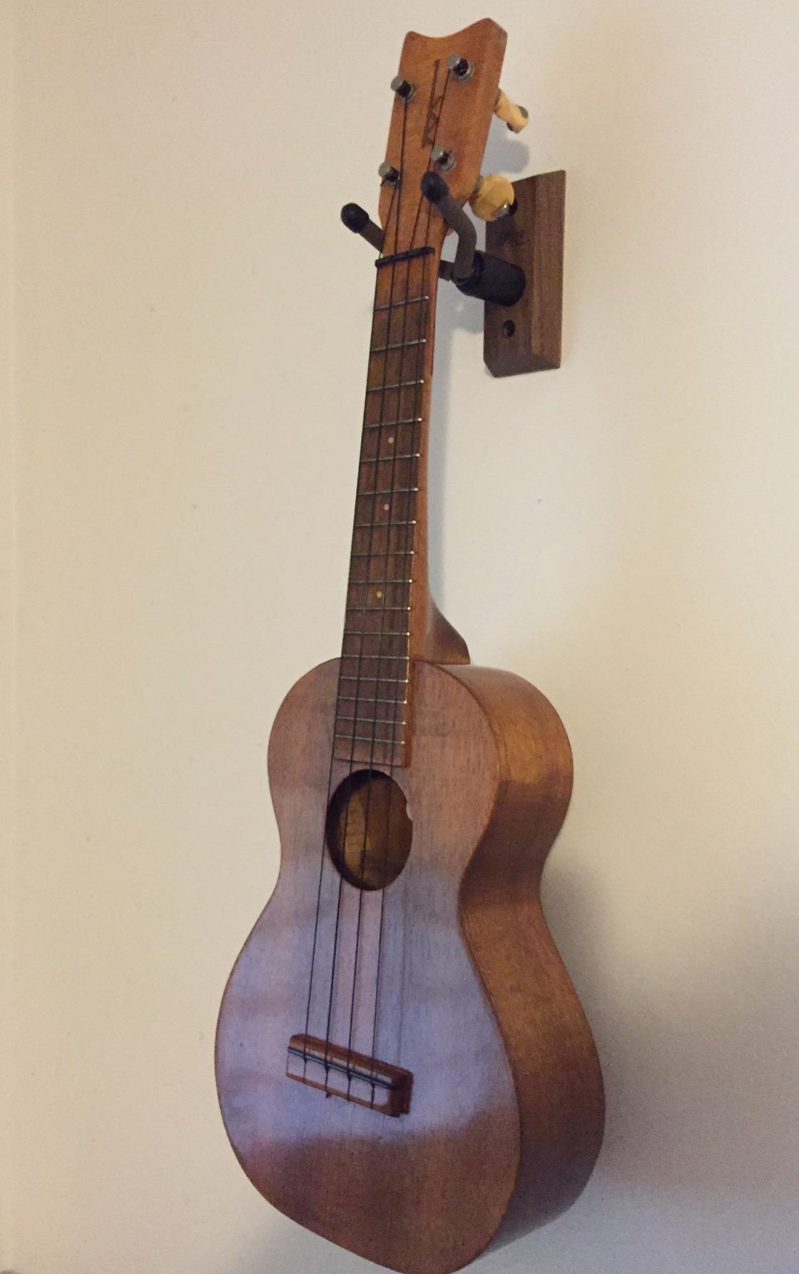 String Swing Ukulele Wall Mount Stand - Black Walnut Hardwood CC01UK-BW customer photo 1