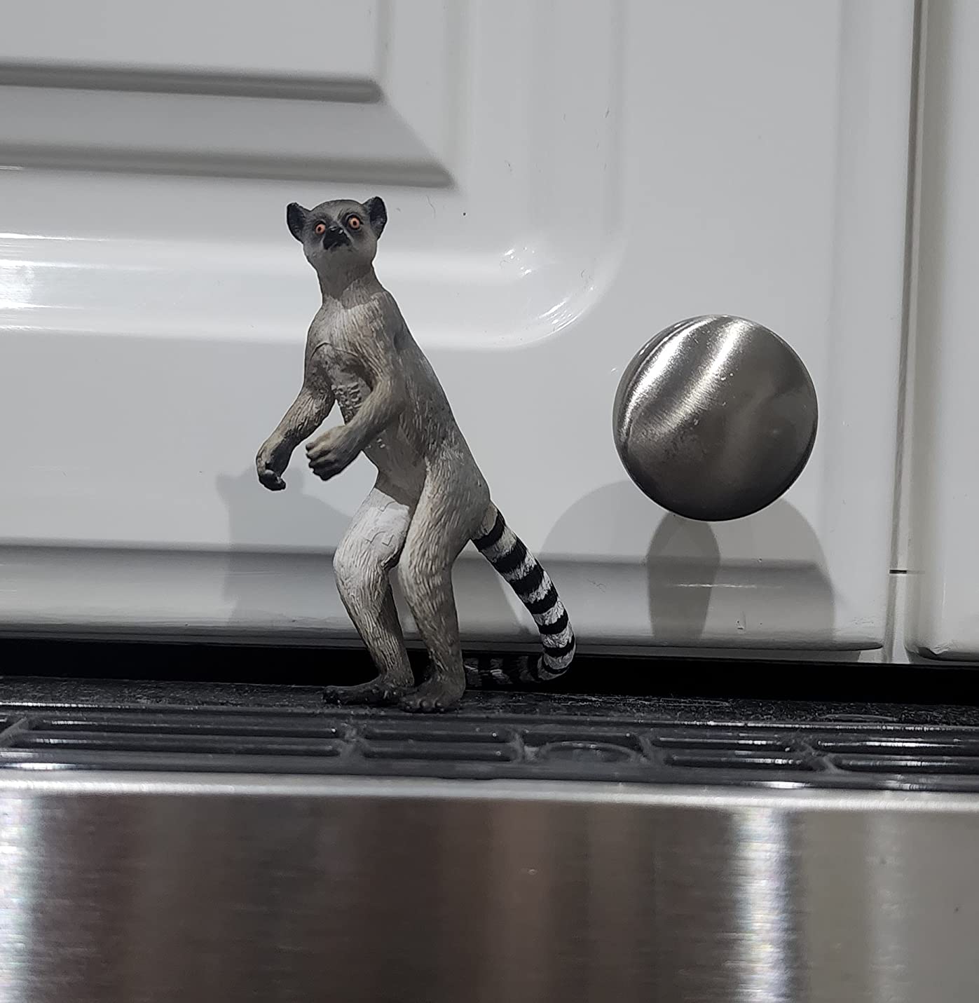 MOJO Ringtail Lemur Toy Figure customer photo 1