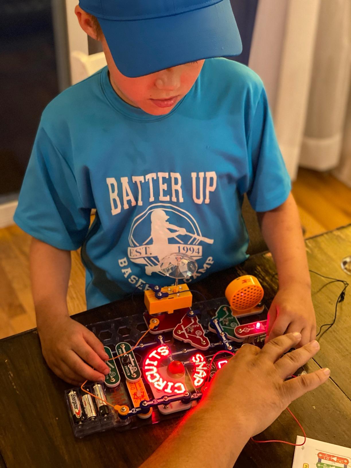 Snap Circuits Arcade Electronics Exploration Kit, Stem Activities for Ages 8+, Full Color Project Manual (SCA-200) customer photo 2