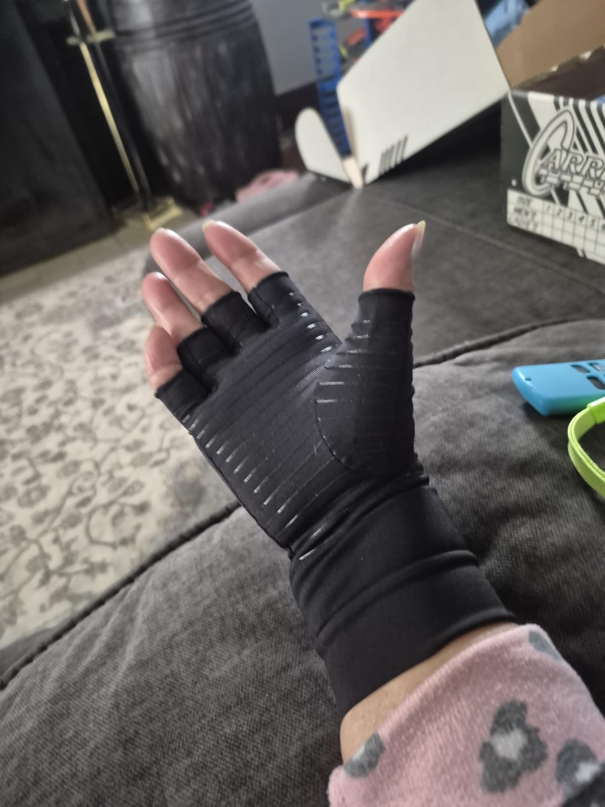 Copper Compression Arthritis Gloves - Fingerless Compression Gloves for Carpal Tunnel, Rheumatoid Arthritis, RSI, Typing, Daily Use customer photo 2
