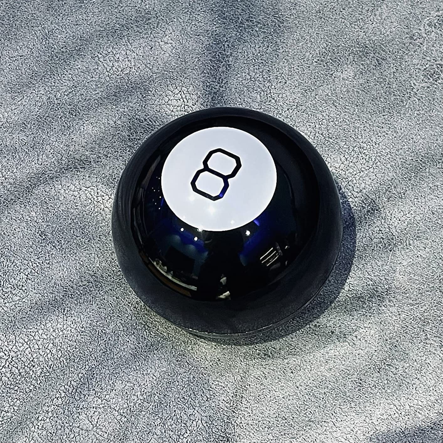 Mattel Games Magic 8 Ball Novelty Fortune-Telling Toy, Retro Look for Kids, Grown-Ups, Families, Parties & Travel (Amazon Exclusive) customer photo 2