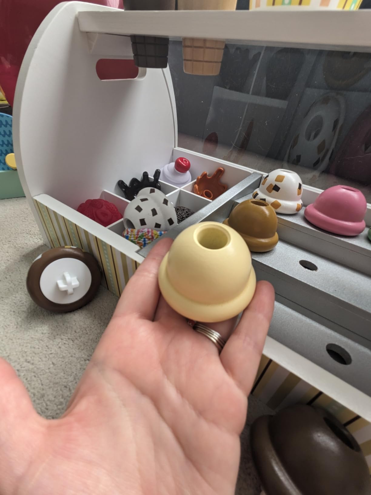 Wooden Scoop & Serve Ice Cream Counter, Pretend Play Store, 28 Toy Food & Play Kitchen Accessories, Preschool Toys for Girls & Boys 3+ customer photo 1