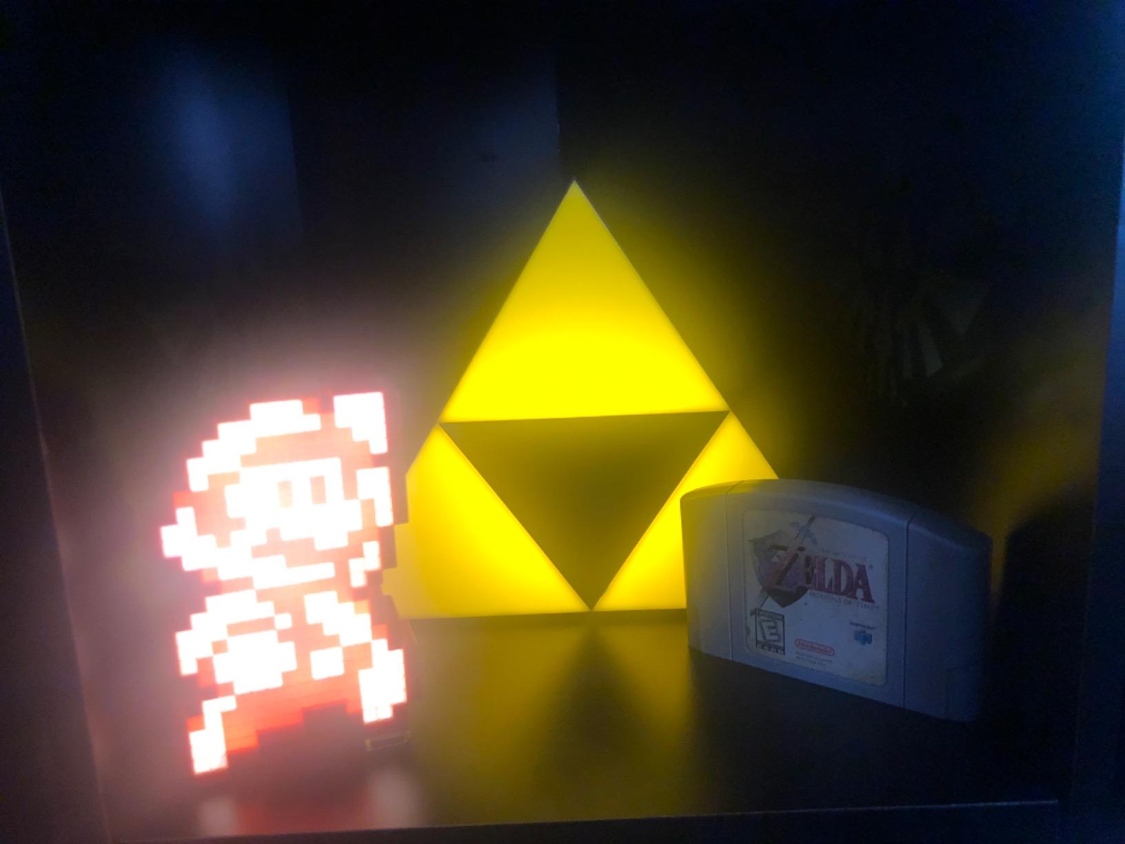 Paladone The Legend of Zelda Triforce Night Light customer photo 1