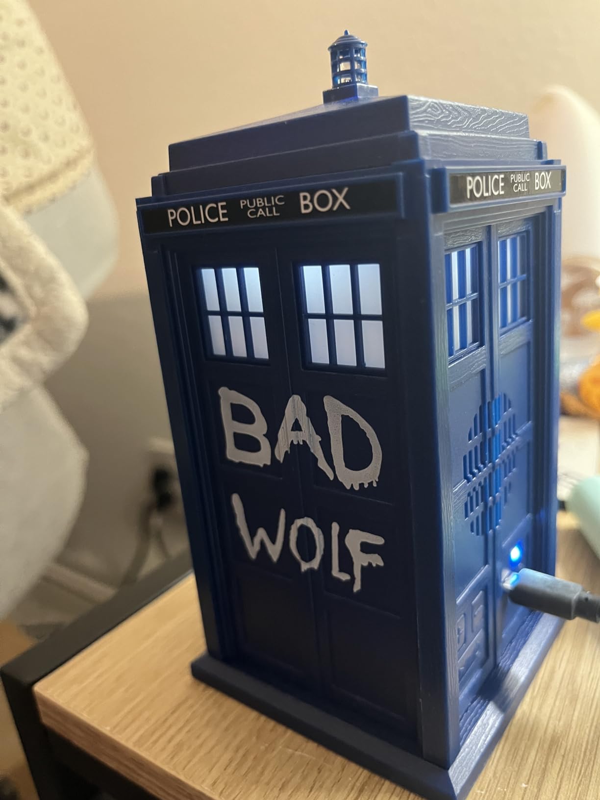 Doctor Who BAD WOLF TARDIS Bluetooth Speaker with Light & Sound Effects customer photo 2