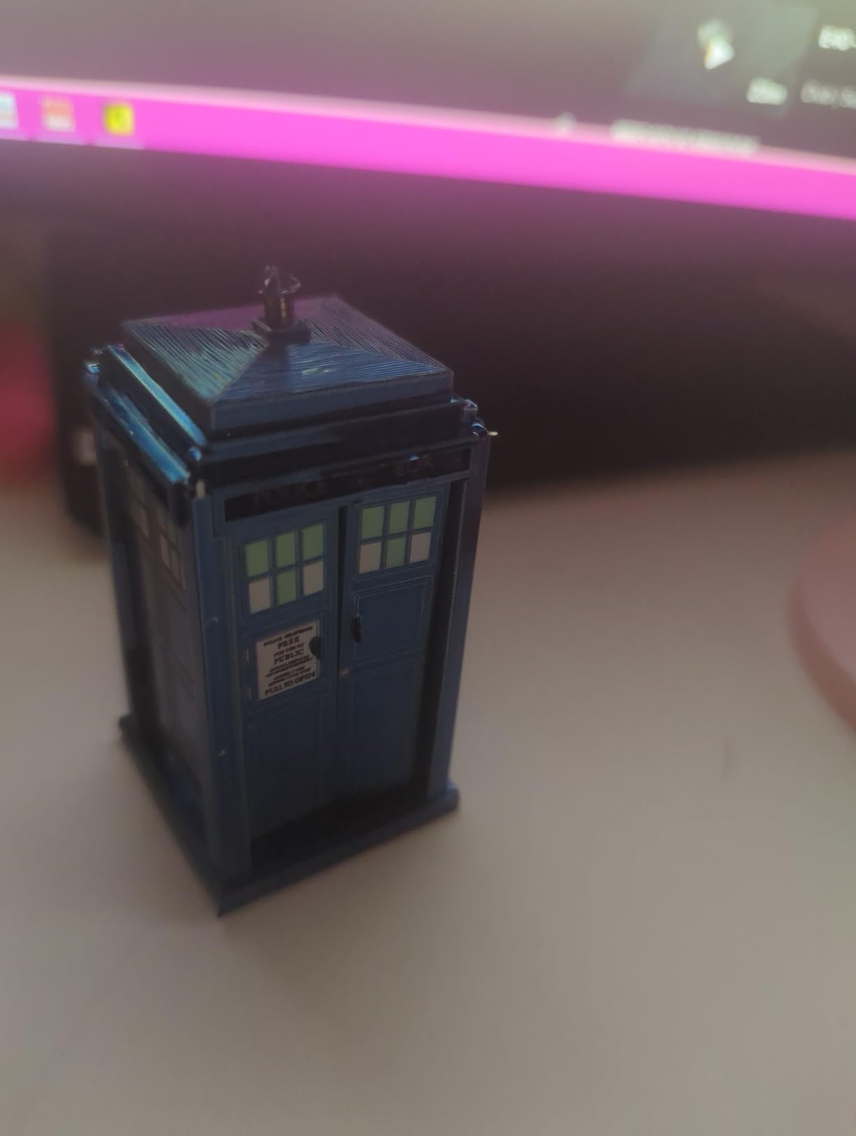 Metal Earth Doctor Who Tardis 3D Metal Model Kit Fascinations customer photo 2