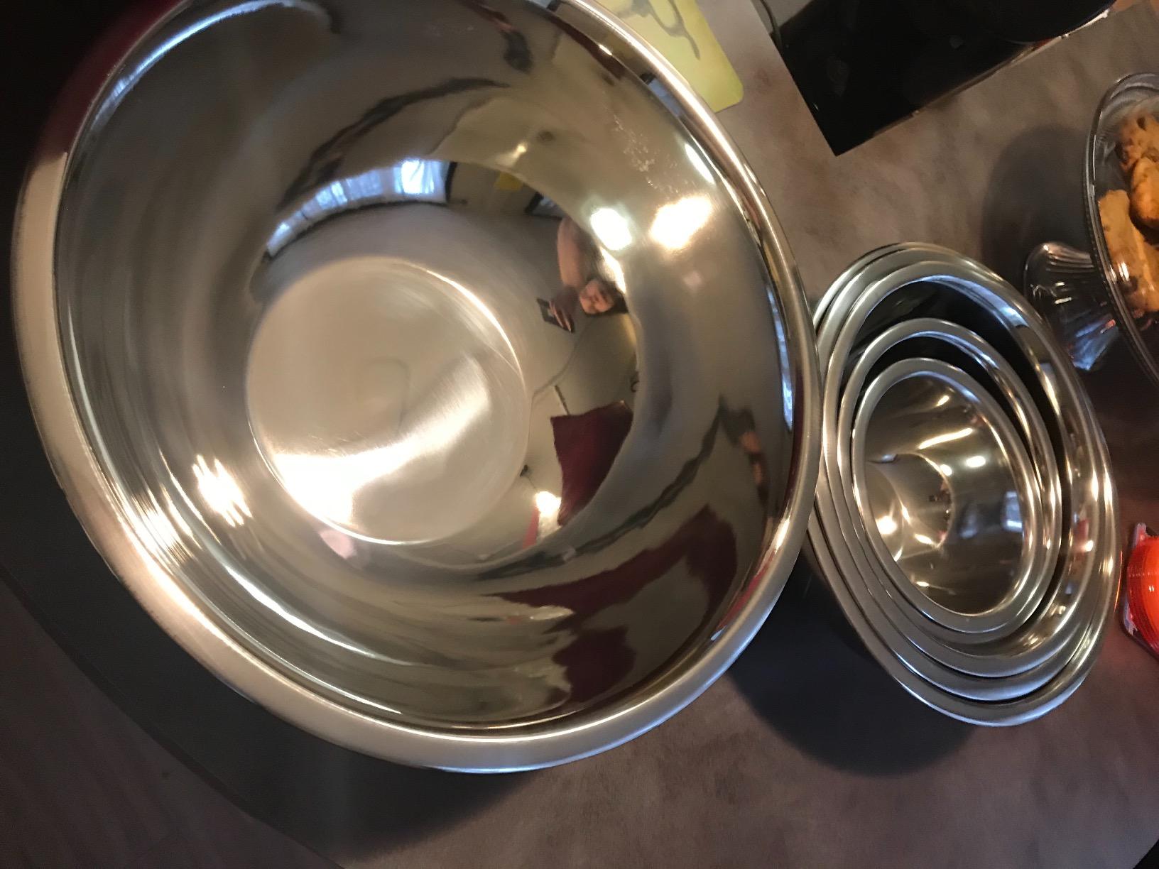FineDine Stainless Steel Mixing Bowls Set, 6-Piece Metal Bowls customer photo 2