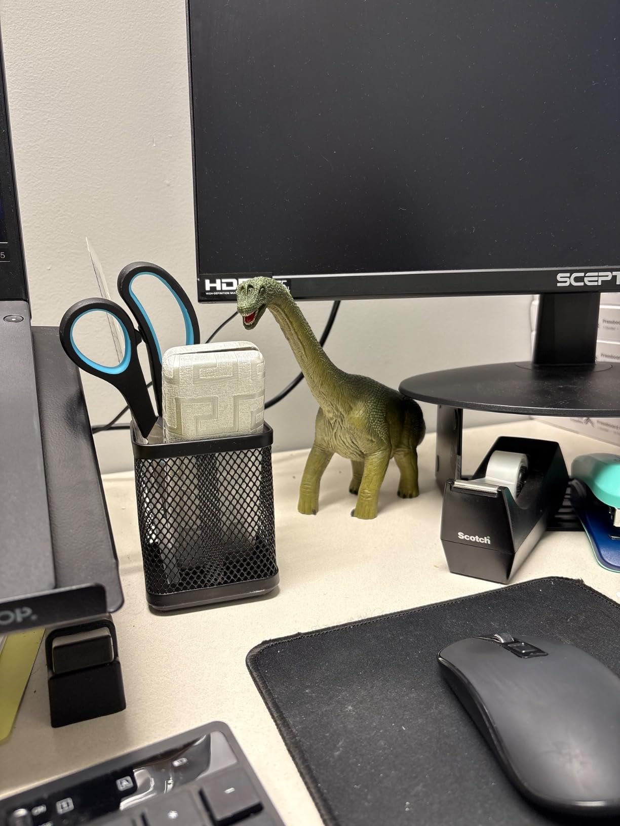 Schleich Dinosaurs - Brachiosaurus Toy Dino Figurine - Kids Ages 4+ | 14581 | Dinosaur Figurine, Realistic Animal Toys, Dino Figure for Boys and Girls, Screen-Free Imaginative Pretend Play customer photo 2