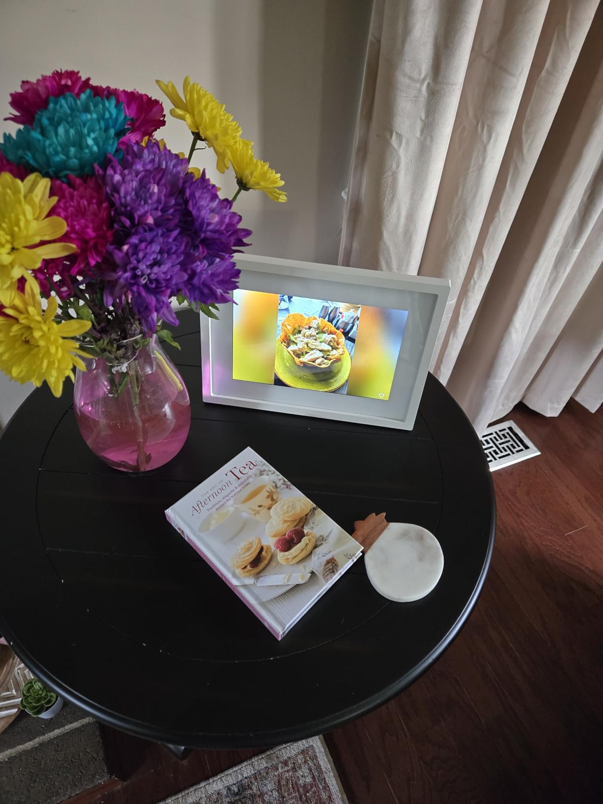 Skylight Digital Picture Frame, Load from Phone Capability, 10