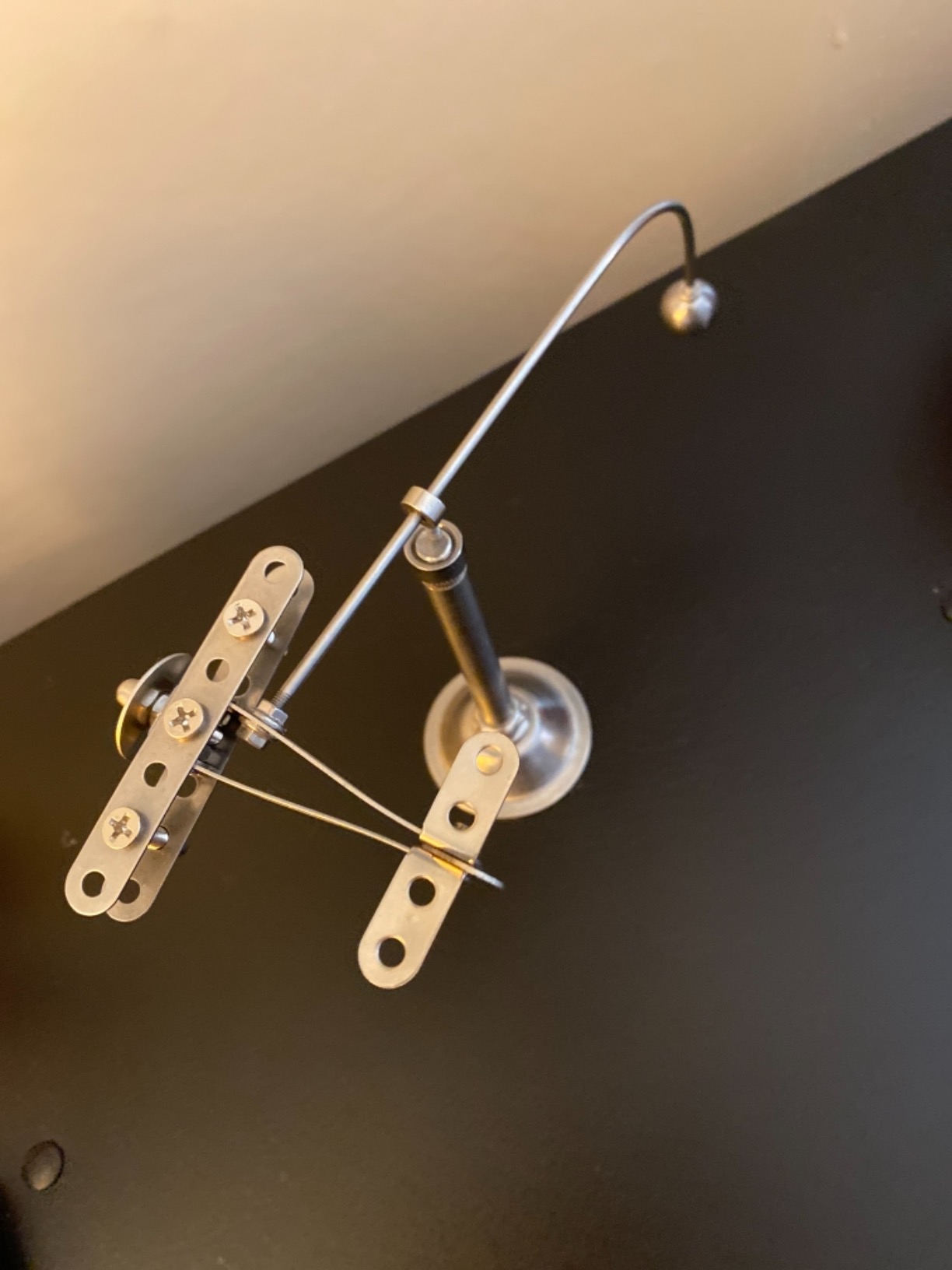 Sunnytech Steel Balance Plane Physics Toy Kinetic Art Balance Toy Balancing Decompressive Science Home Office Toy for Desk Decor WJ066 customer photo 2