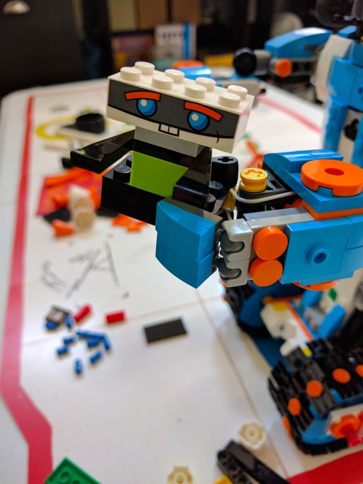 LEGO Boost Creative Toolbox 17101 Fun Robot Building Set and Educational Coding Kit for Kids, Award-Winning STEM Learning Toy (847 Pieces) customer photo 2