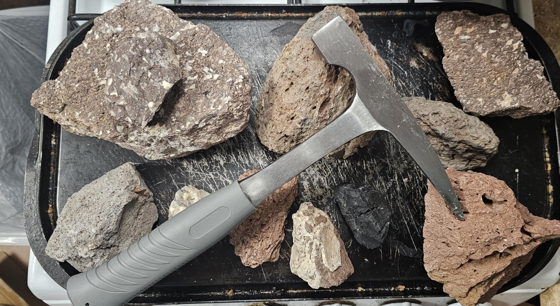 EFFICERE 22-Ounce All Steel Rock Pick Hammer with Pointed Tip, 11-Inch Overall Length | Essential for Geological Study, Rock Hounding, Prospecting, Mining, Fossil Dig, Masonry Related and Much More customer photo 1