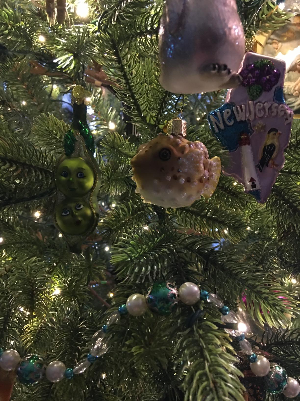 Old World Christmas Fish Collection Glass Blown Ornaments for Christmas Tree Pufferfish 2.5 x 2.5 customer photo 2