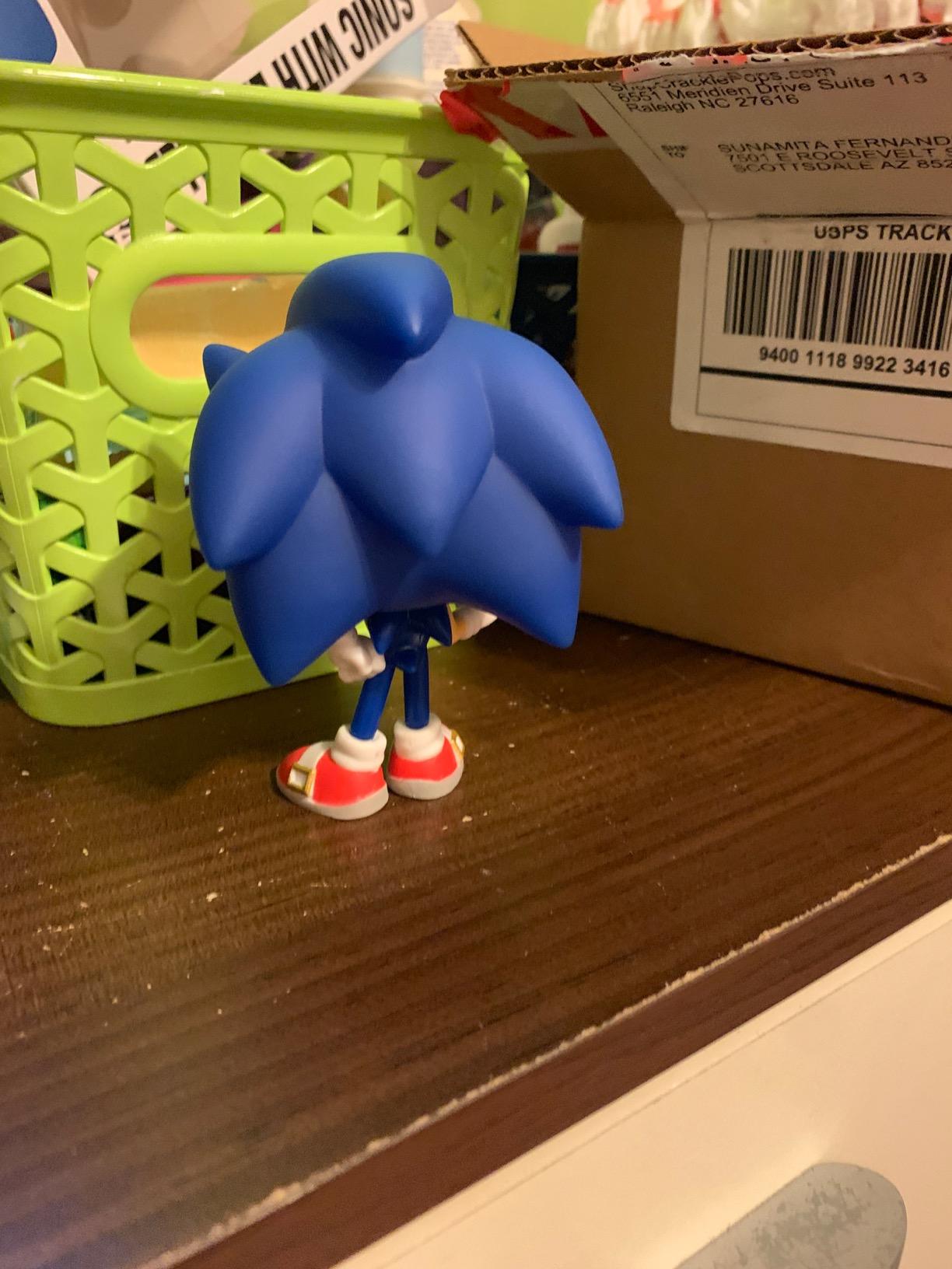 POP! Games: Sonic the Hedgehog - Sonic with Emerald | Official Video Games Merch - Collectable Vinyl Figurine for Shelf Display - Birthday Gift Idea for Fans and Collectors customer photo 1