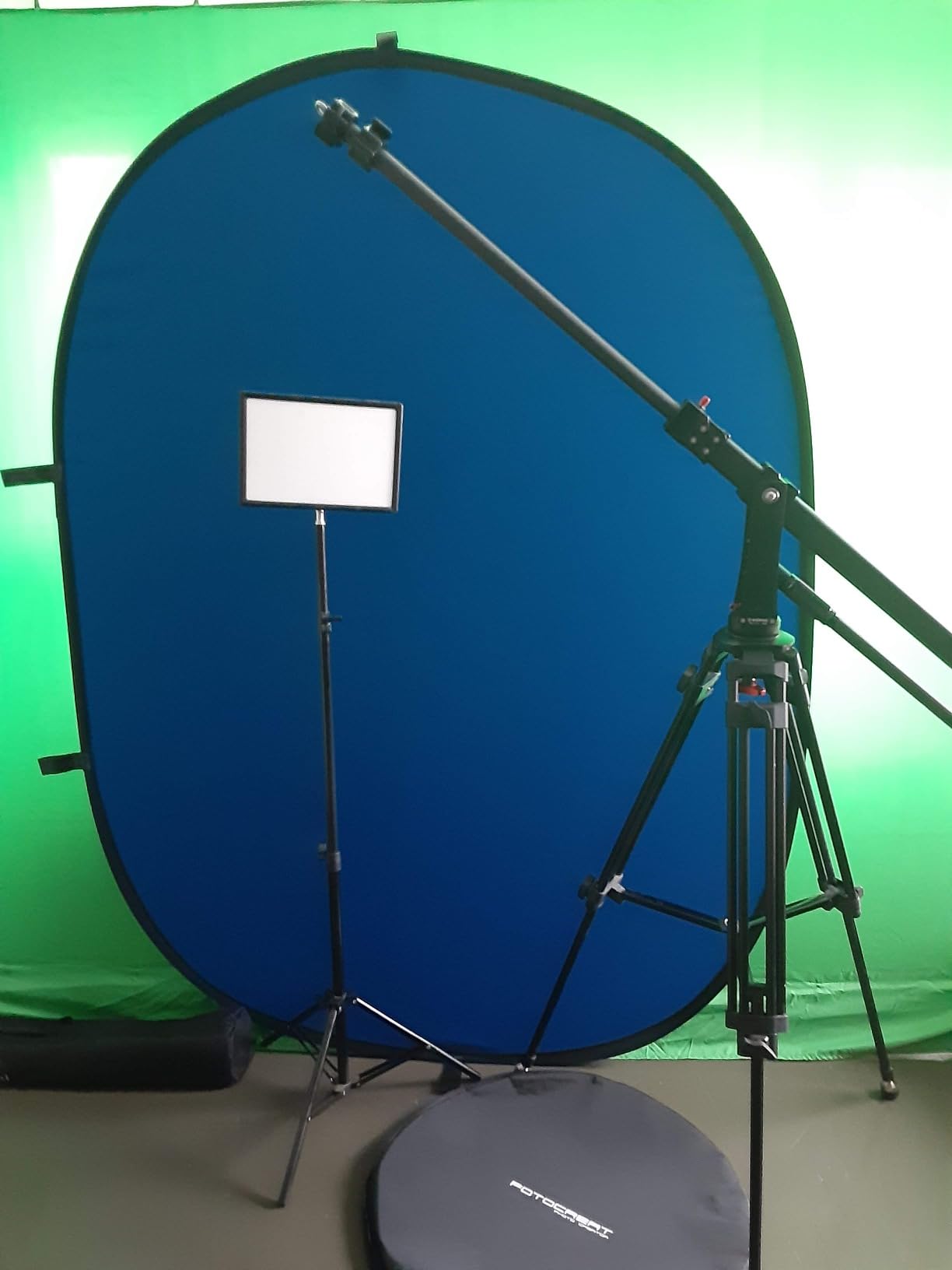 Collapsible Backdrop White Black Self Tape Pop Up Background customer photo 2