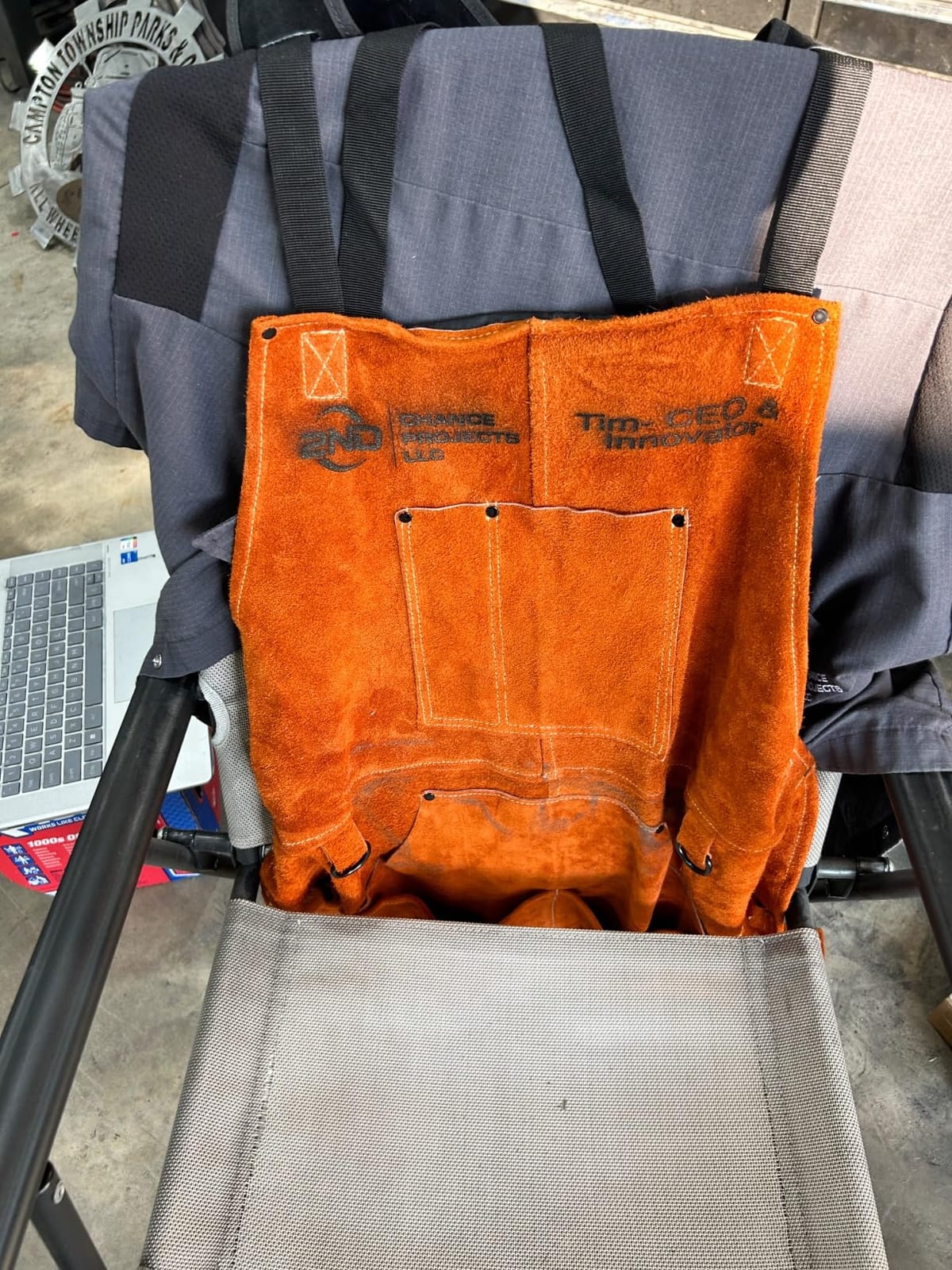 QeeLink Leather Welding Work Apron with 6 Tool Pockets, Heat & Flame Resistant Welder Aprons, 24
