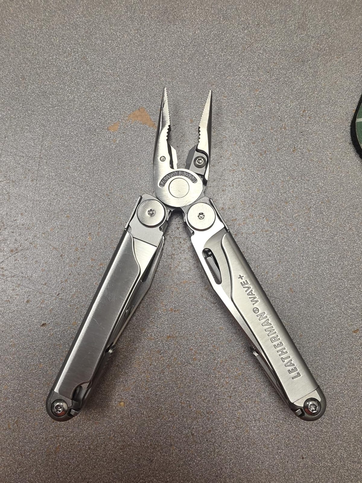 LEATHERMAN Wave Plus 18-in-1 Multi-Tool, Stainless Steel customer photo 1