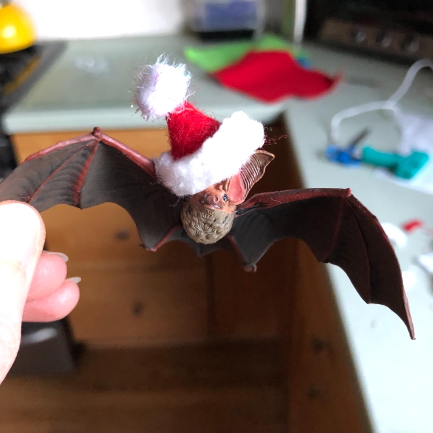 Papo Realistic Bat Figurine Toy, Wild Life Collection, Kids Ages 3+ | Educational play sparking curiosity about nature | 10 x 5 x 2.5 cm | hand-painted | original gift for girls and boys too customer photo 1