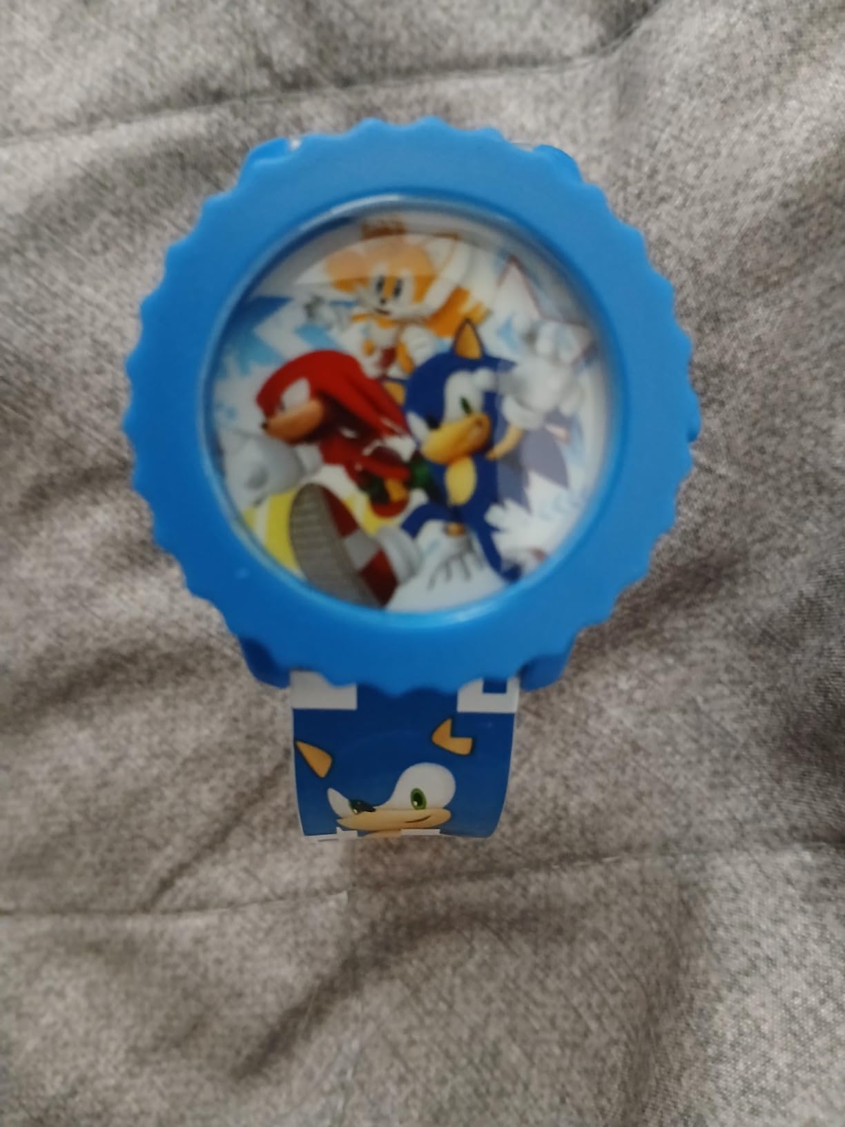 Sonic The Hedgehog Kids Digital Watch - Flashing LED Light-Up Display, Easy-to-Read Time, Adjustable Strap, and Sonic Character Design - Fits Wrists from 5.5