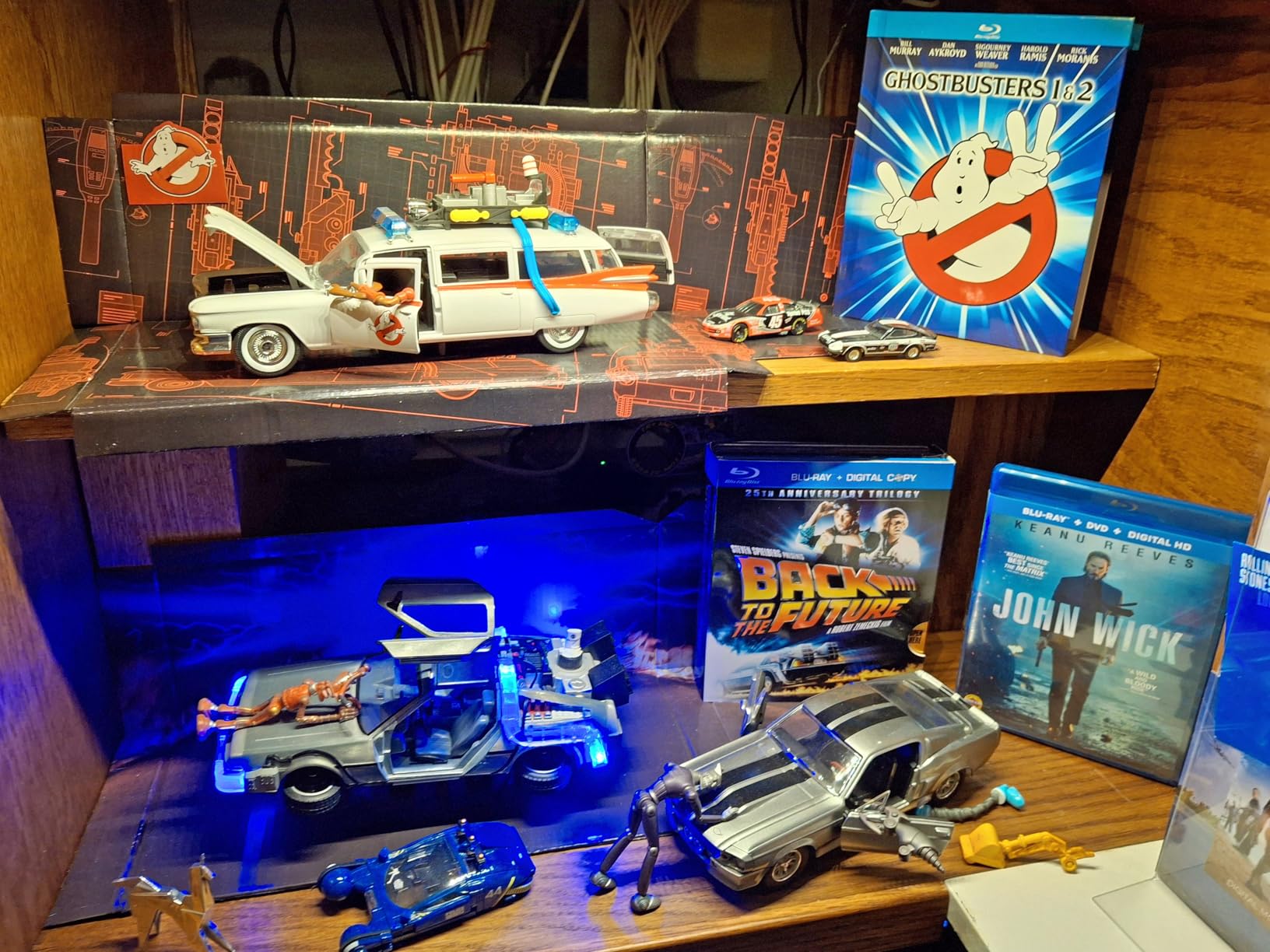 Jada Toys Hollywood Rides: Ghostbusters ECTO-1 White 1:24 Scale customer photo 2
