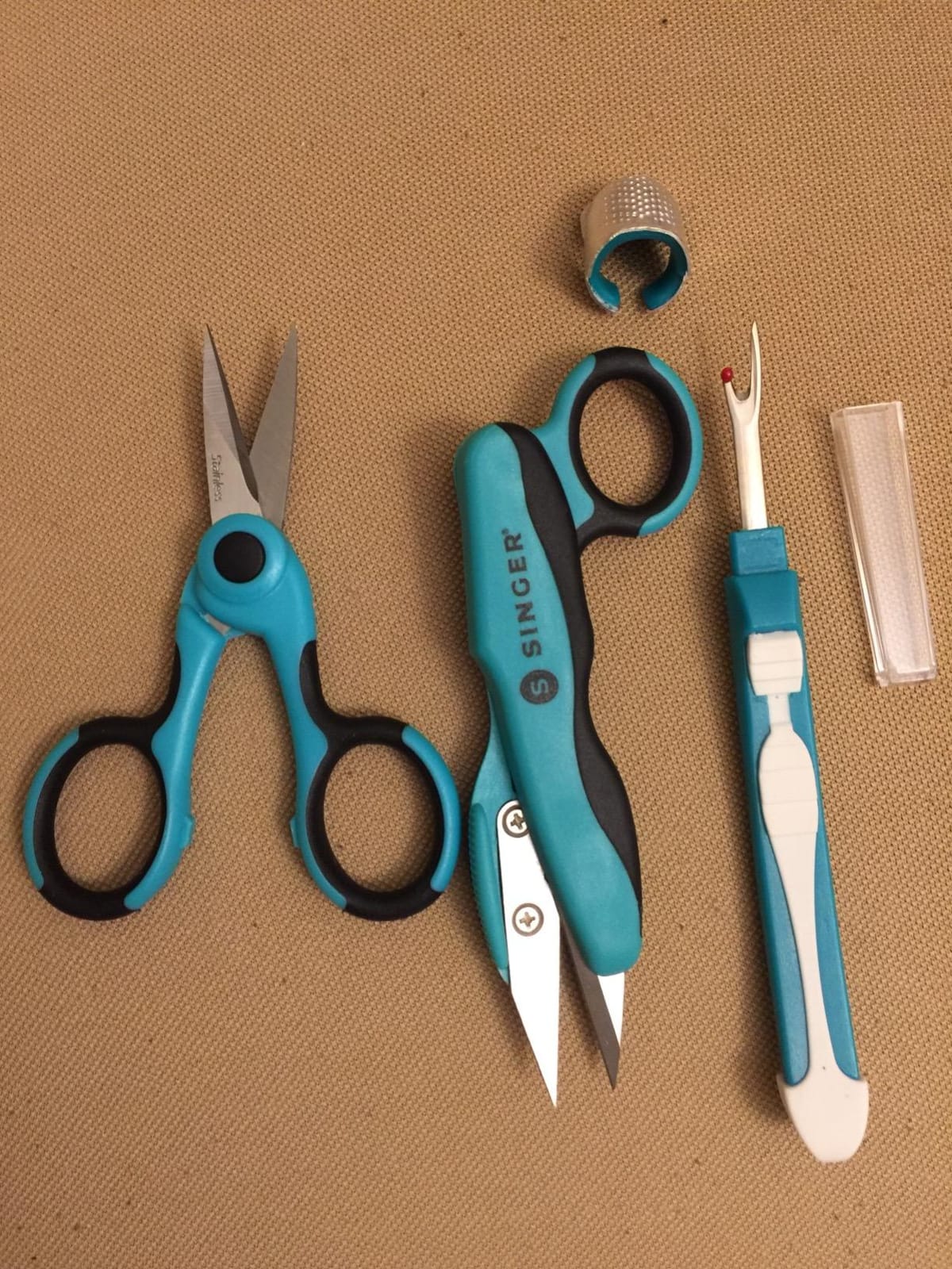 SINGER ProSeries Sewing Tool Kit, Scissors & Seam Ripper Bundle, 3 Count | Steel-blade sewing repair bundle: 5 inch thread snips, 4.5 inch detail scissors, comfort-grip seam ripper, plus a thimble customer photo 2