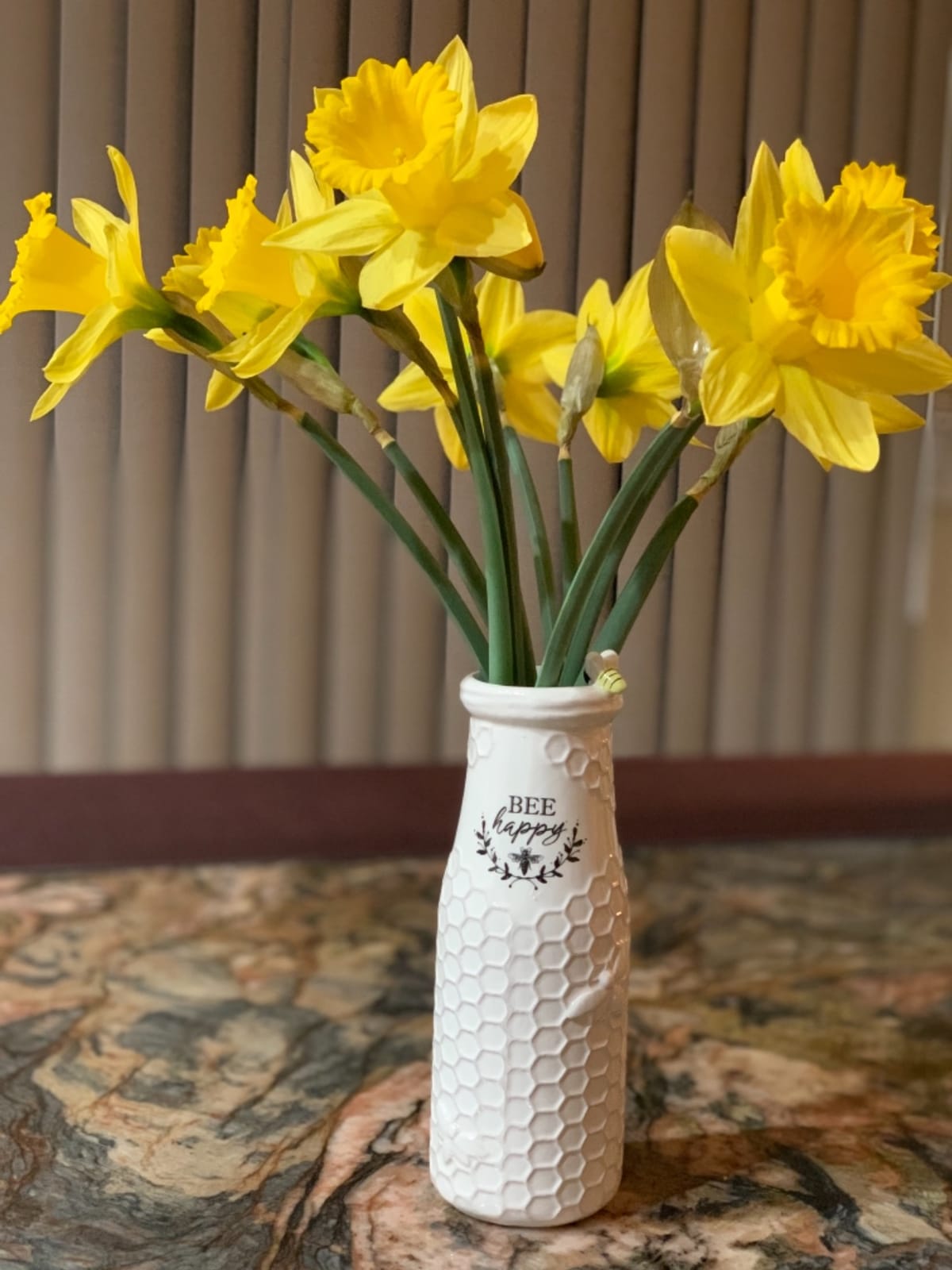 Young's Inc Ceramic Bee Flower Vase, Rustic Farmhouse Honey Bee Vase for Fresh & Faux Flowers, Bee Happy Floral Centerpiece for Kitchen Table, Living Room & Home Decor, 3